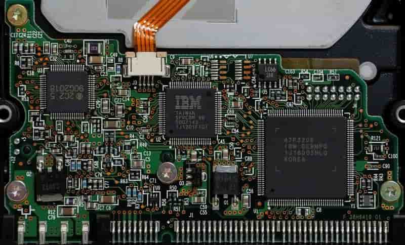 Le ca du 4e trimestre d'ibm baisse encore mais est meilleur que prevu