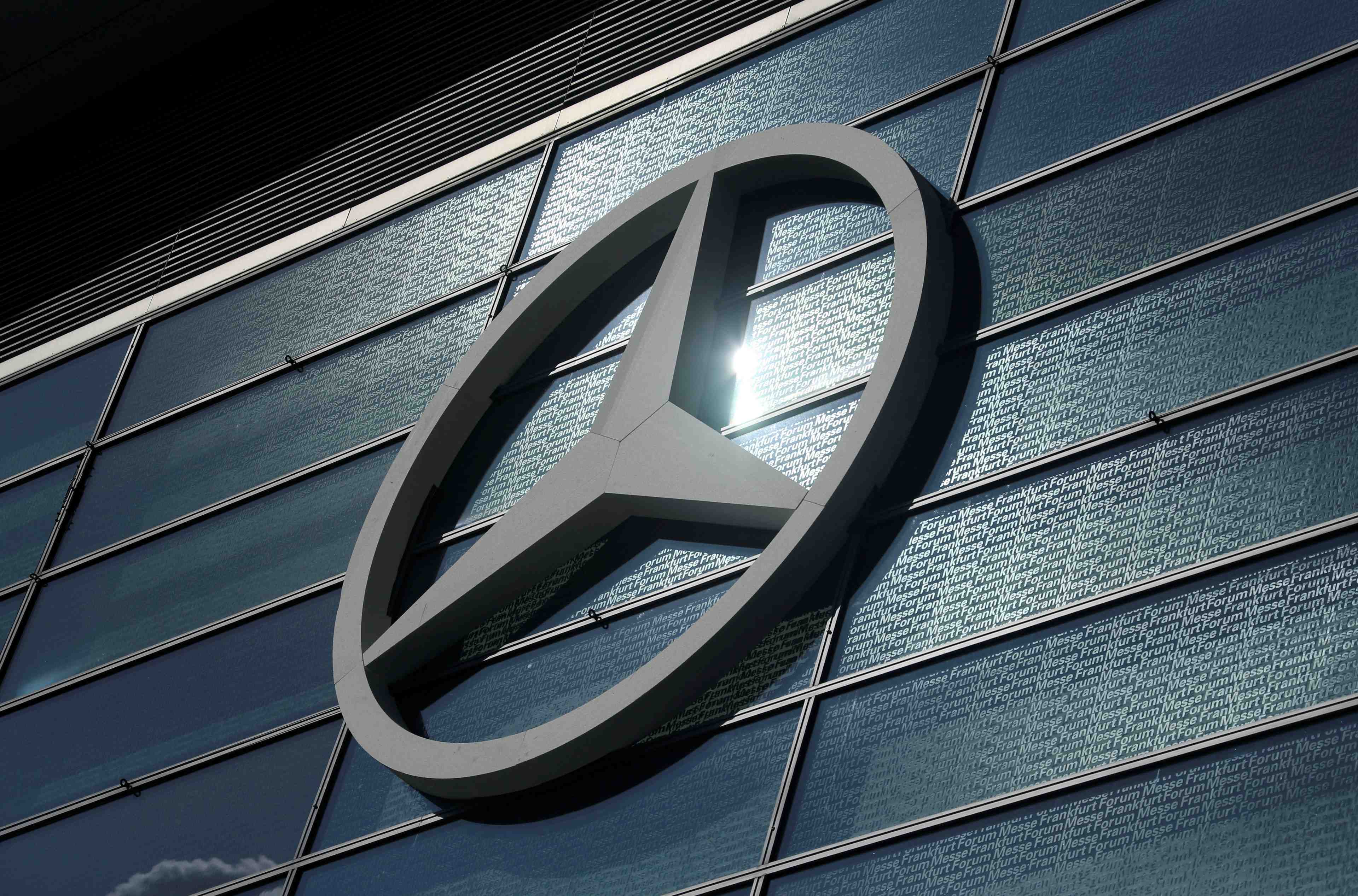 Mercedes-benz: les modeles electriques et haut de gamme dopent les benefices