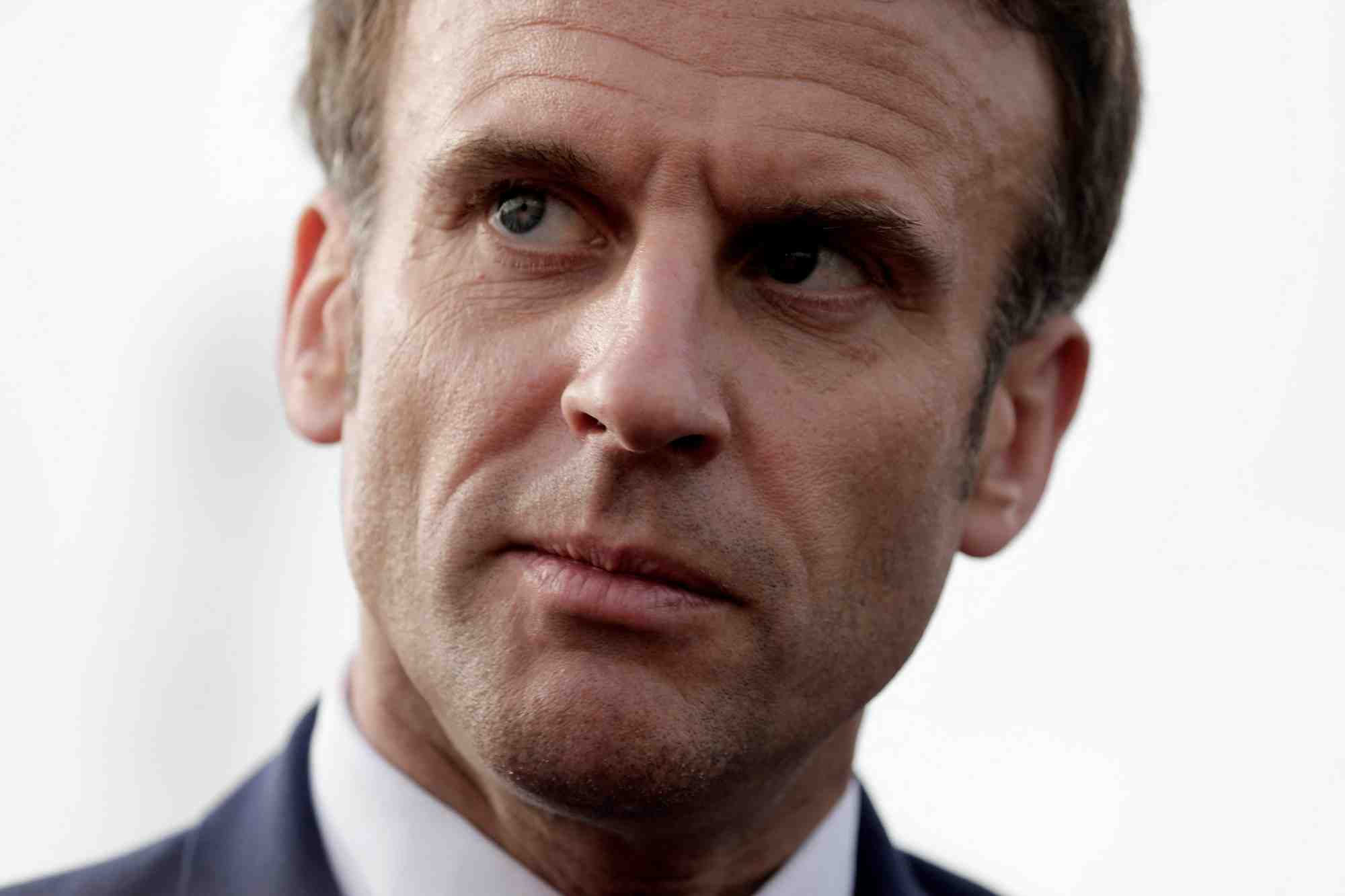 France: macron "ouvre la porte" a une discussion sur l'age du depart a la retraite