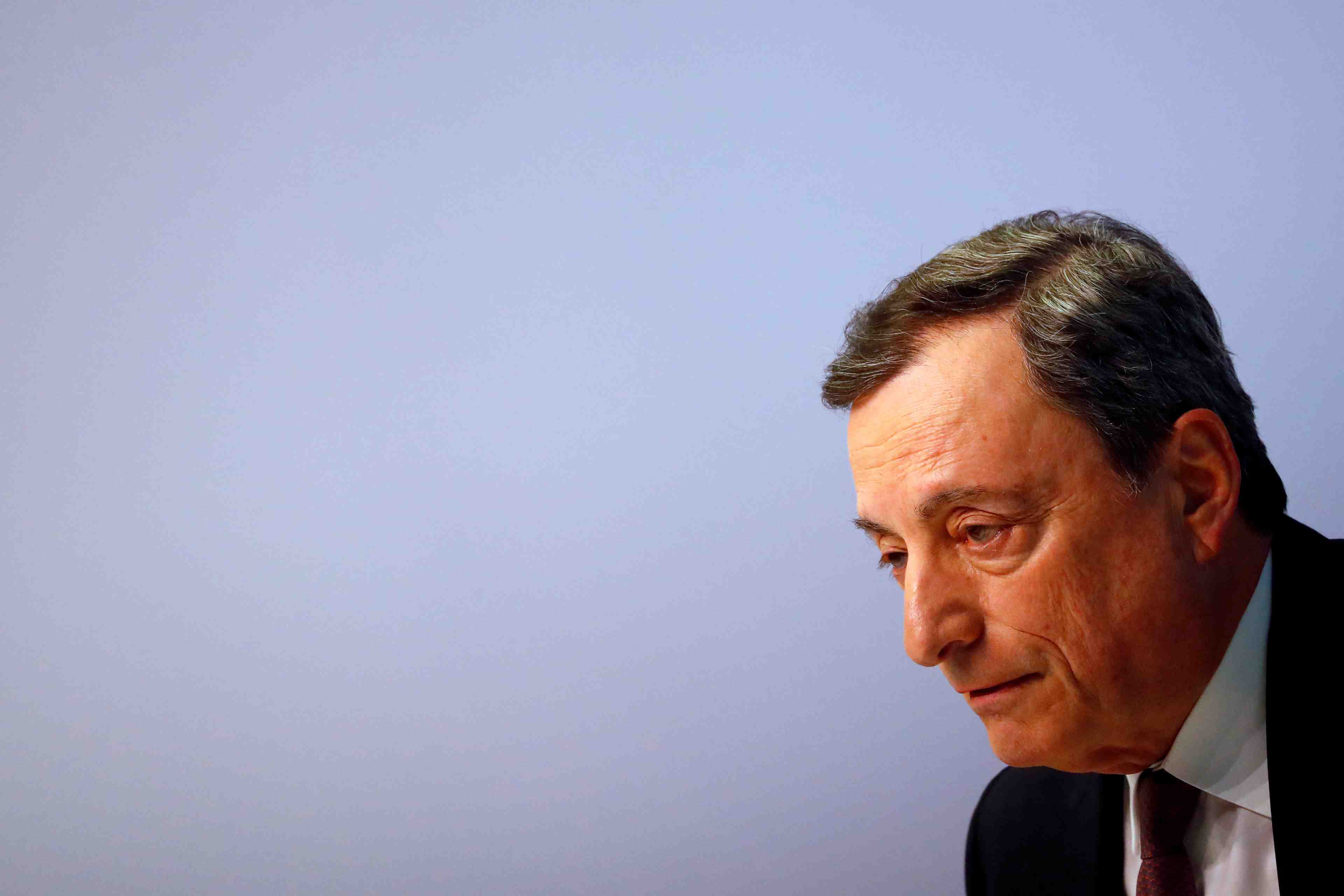 Bce: draghi prepare son depart sur fond de discorde