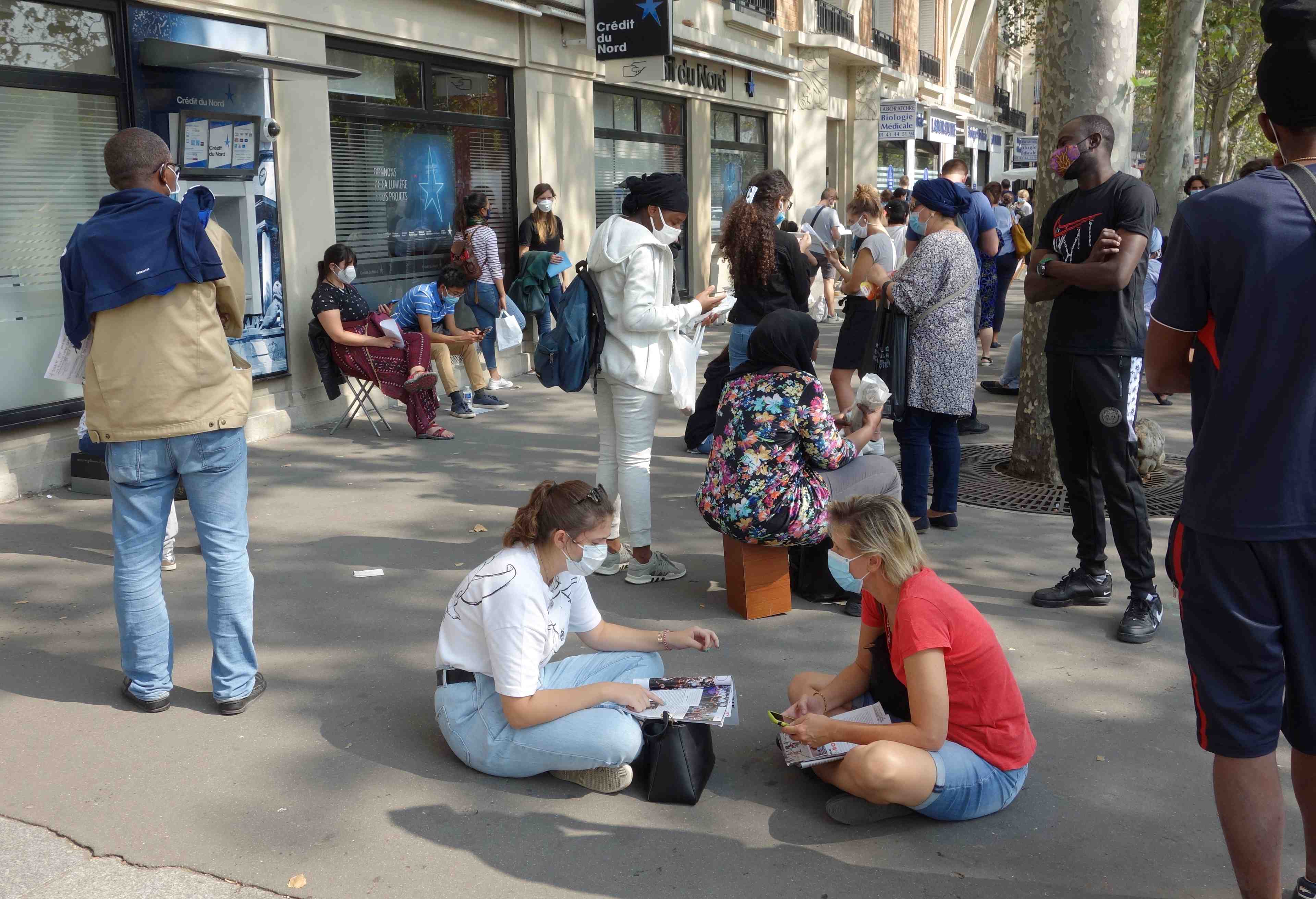 Coronavirus: le nombre de nouveaux cas retombe a 7.183 apres le record de samedi en france