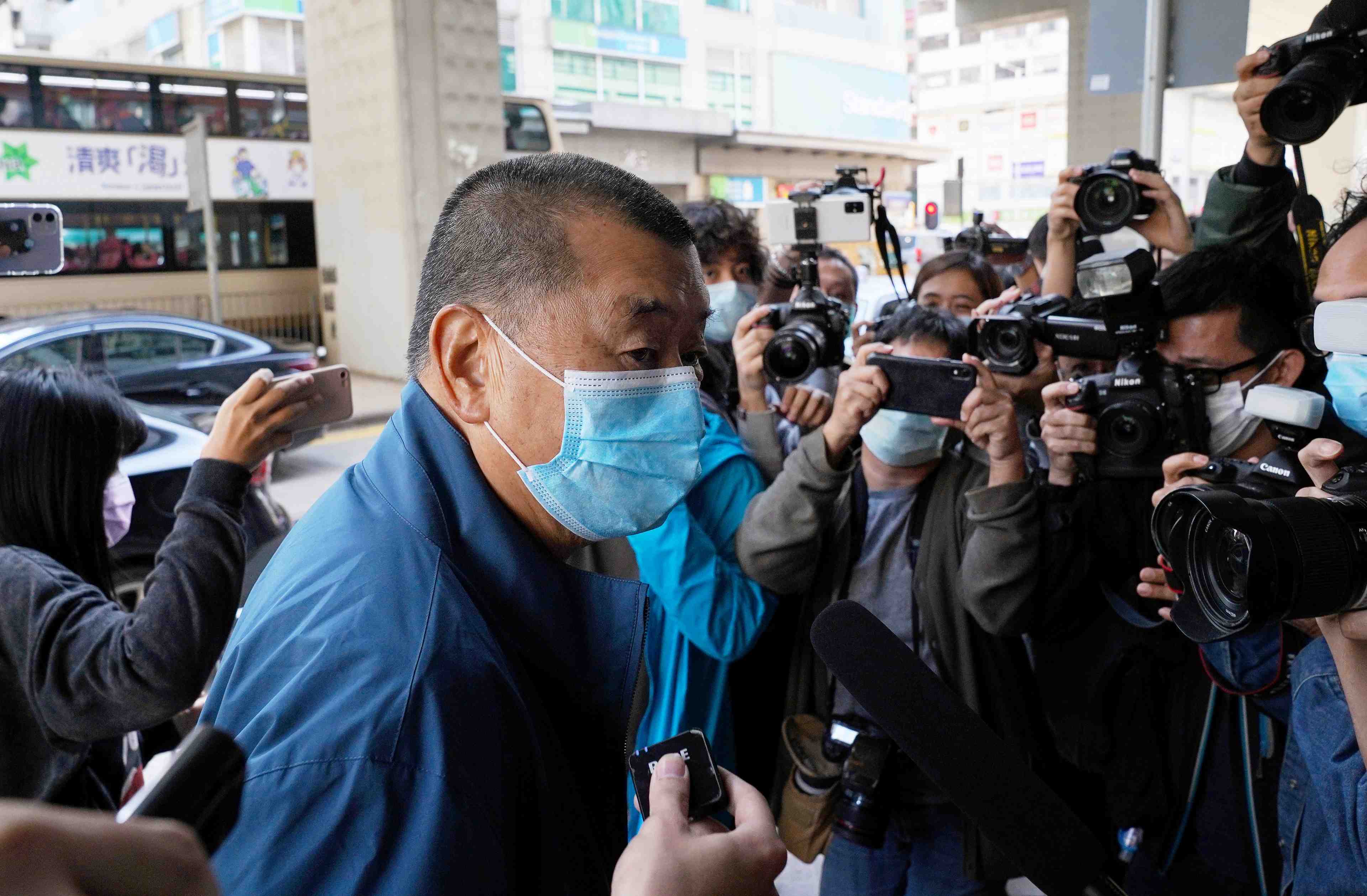 Hong kong: le magnat jimmy lai detenu pour des accusations de fraude