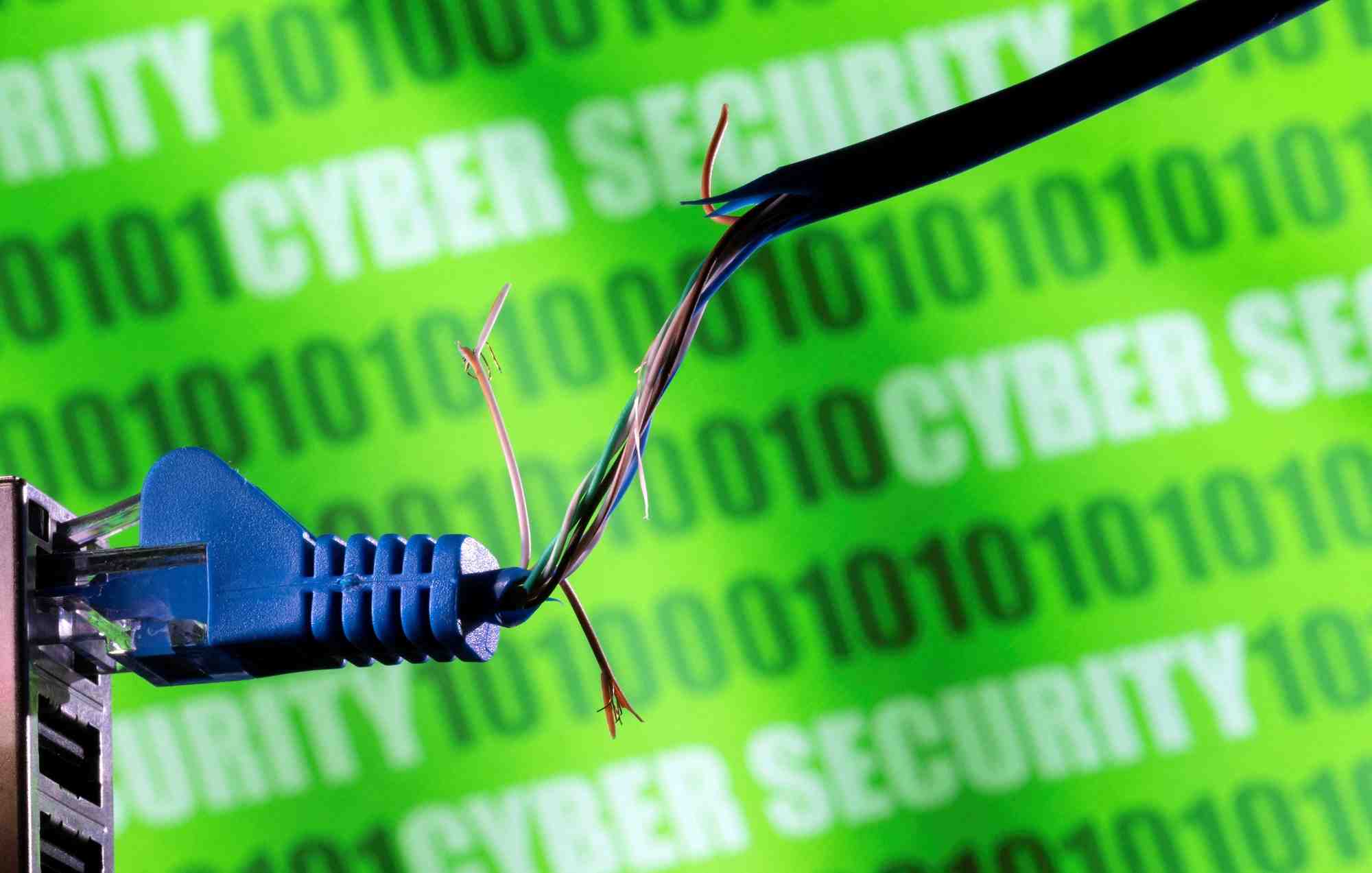 Image d'illustration montre un cable ethernet endommage