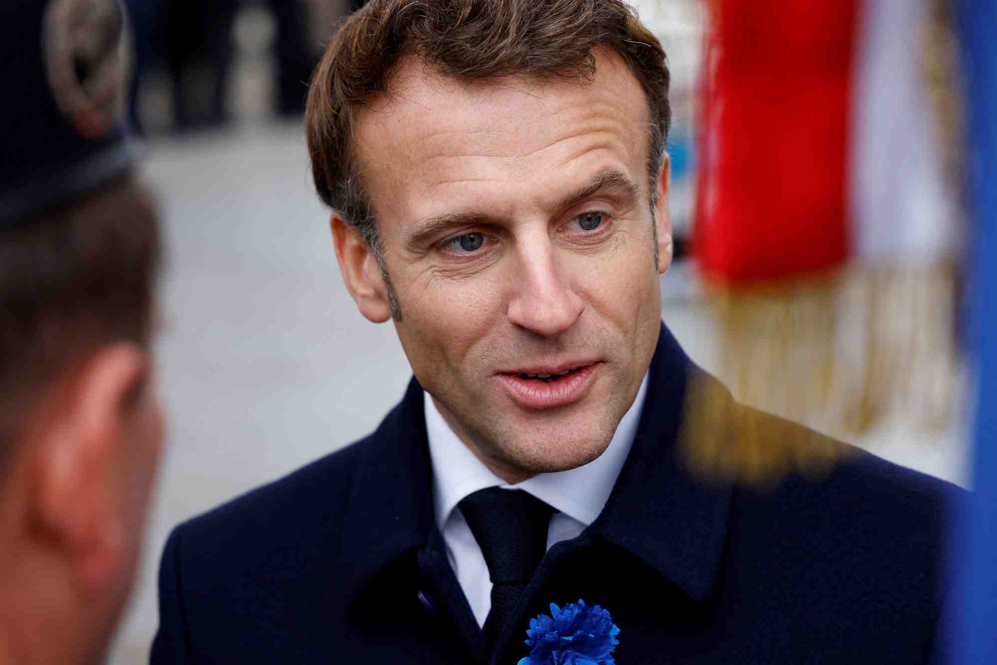 Le president francais emmanuel macron lors d'une ceremonie a l'arc de triomphe a paris
