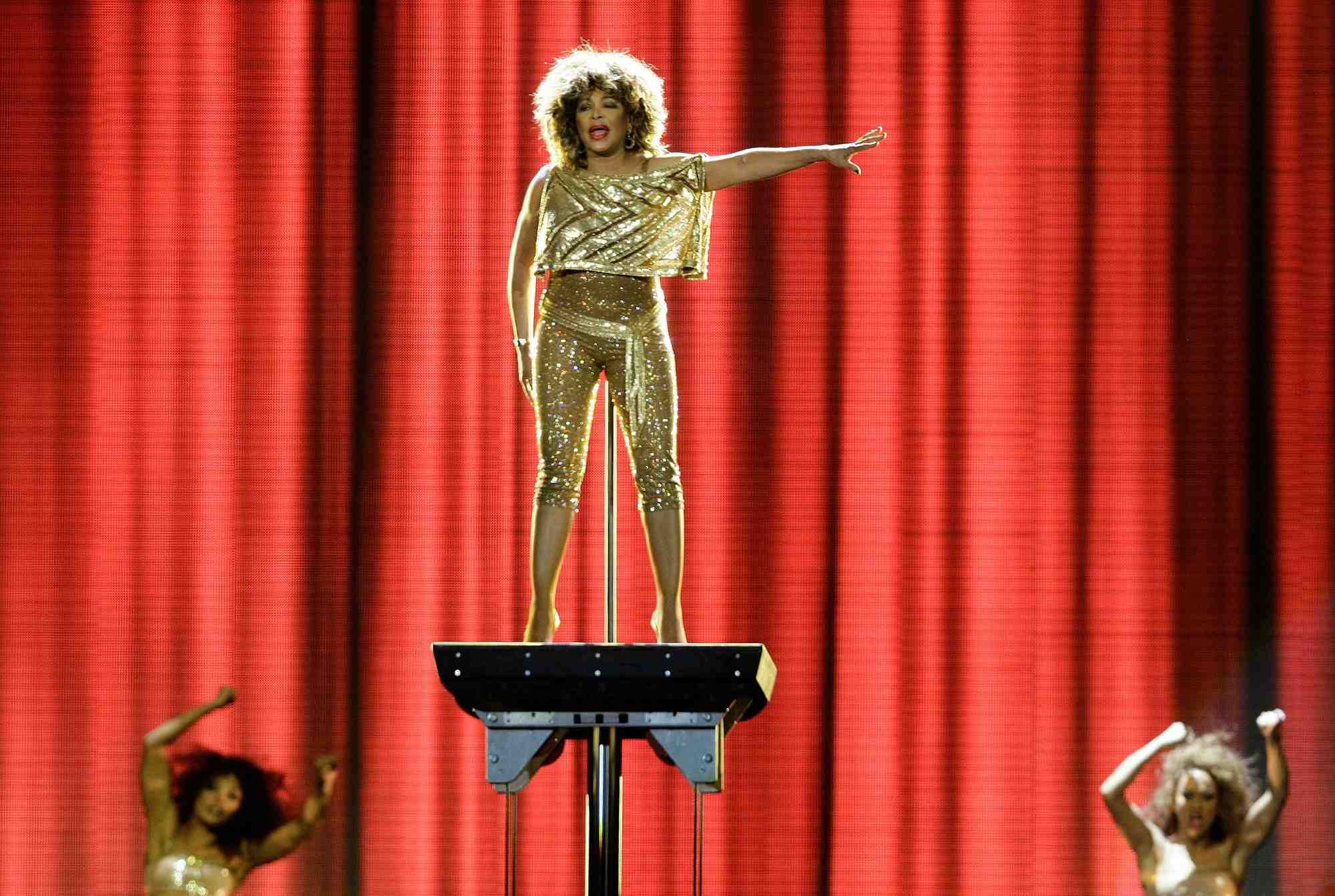 Tina turner lors d'un concert a l'o2 arena de londres en 2009