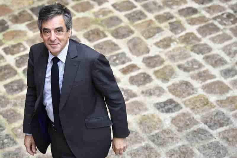 Fillon lance une course contre la montre