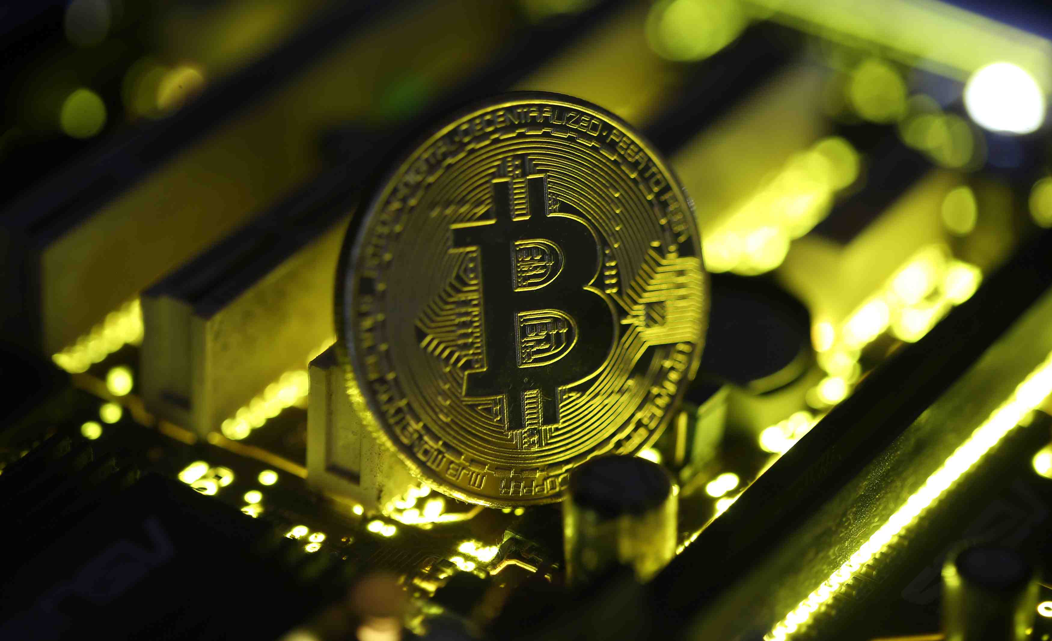 Nowotny (bce) s'interroge sur une regulation du bitcoin