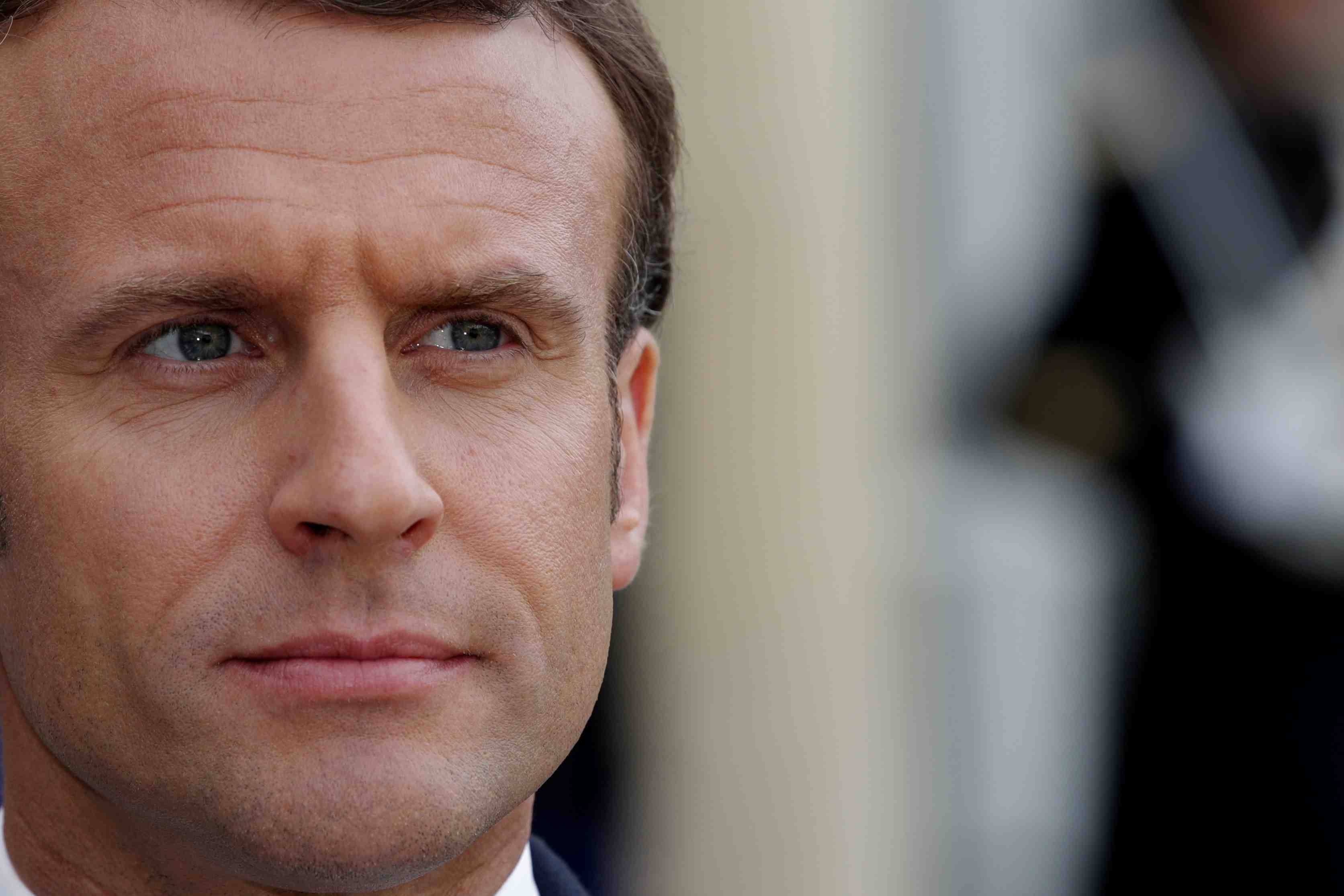 En corse, macron defend sa vision d'"autonomie dans la republique"