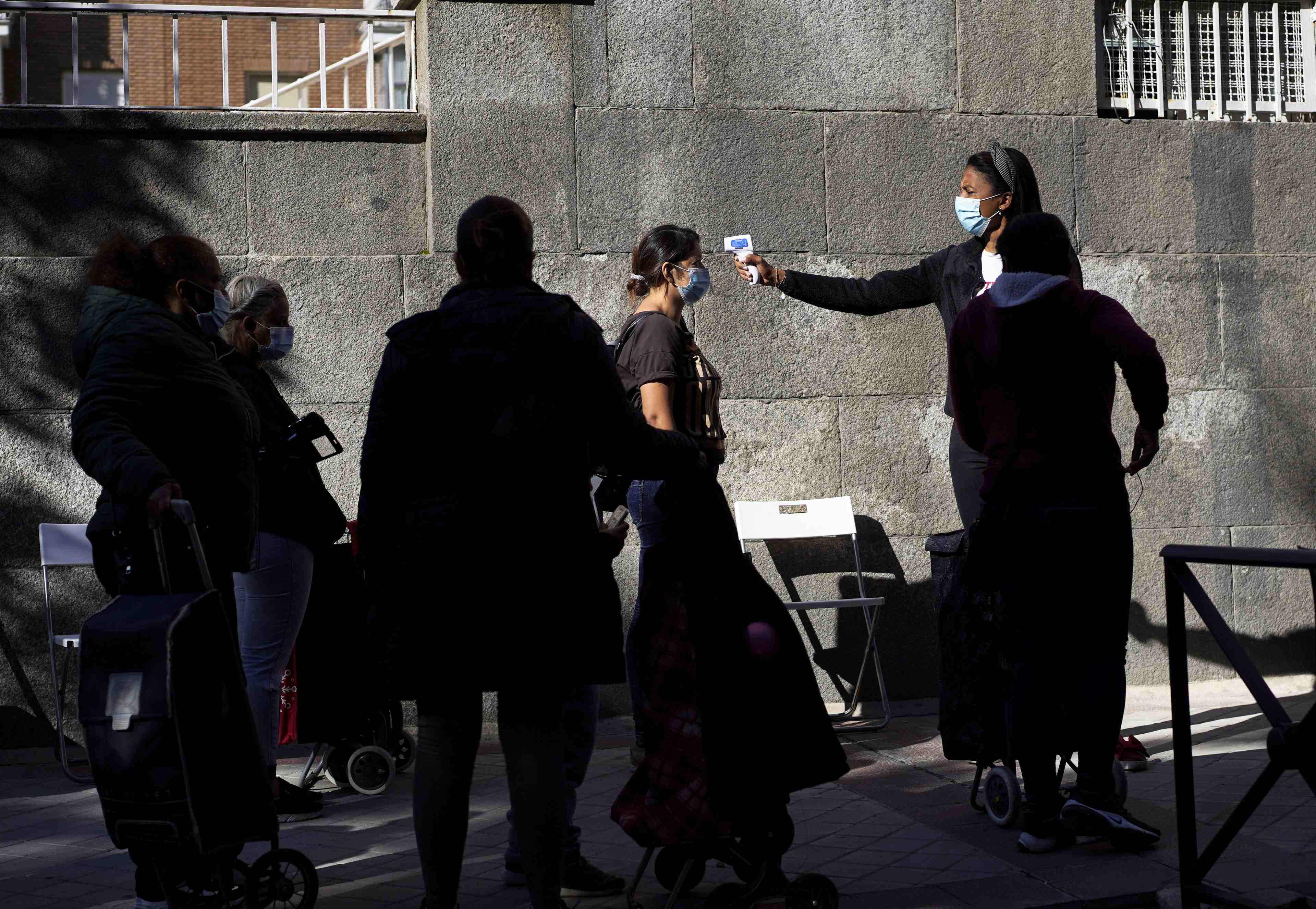 Coronavirus: record de nouveaux cas en espagne apres un week-end prolonge