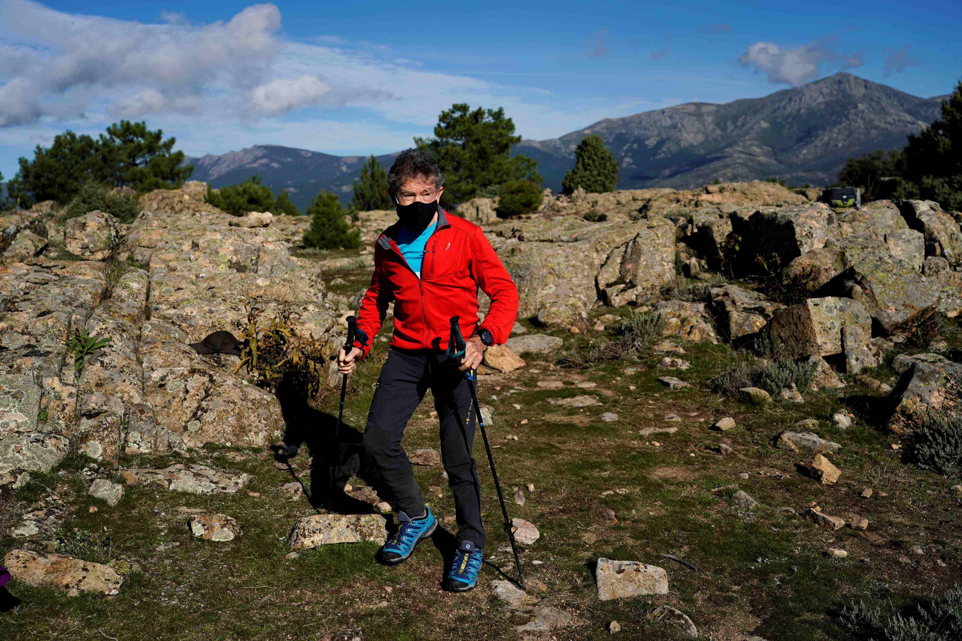 Carlos soria veut gravir le dhaulagiri a 81 ans en hommage aux victimes du covid