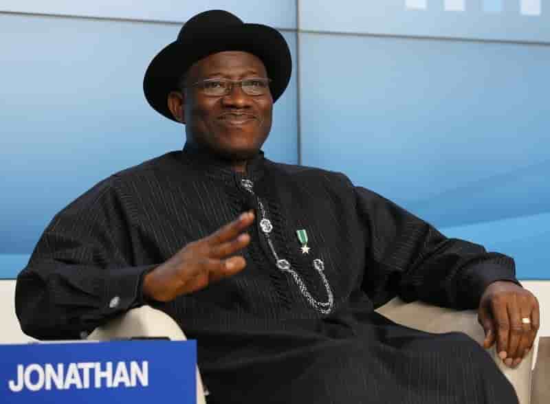 Le président nigérian promet de sauver les 200 lycéennes