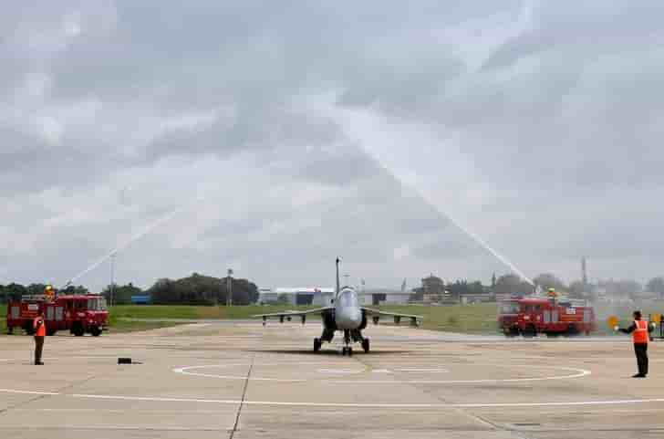 Premier vol d'un avion de combat concu en inde