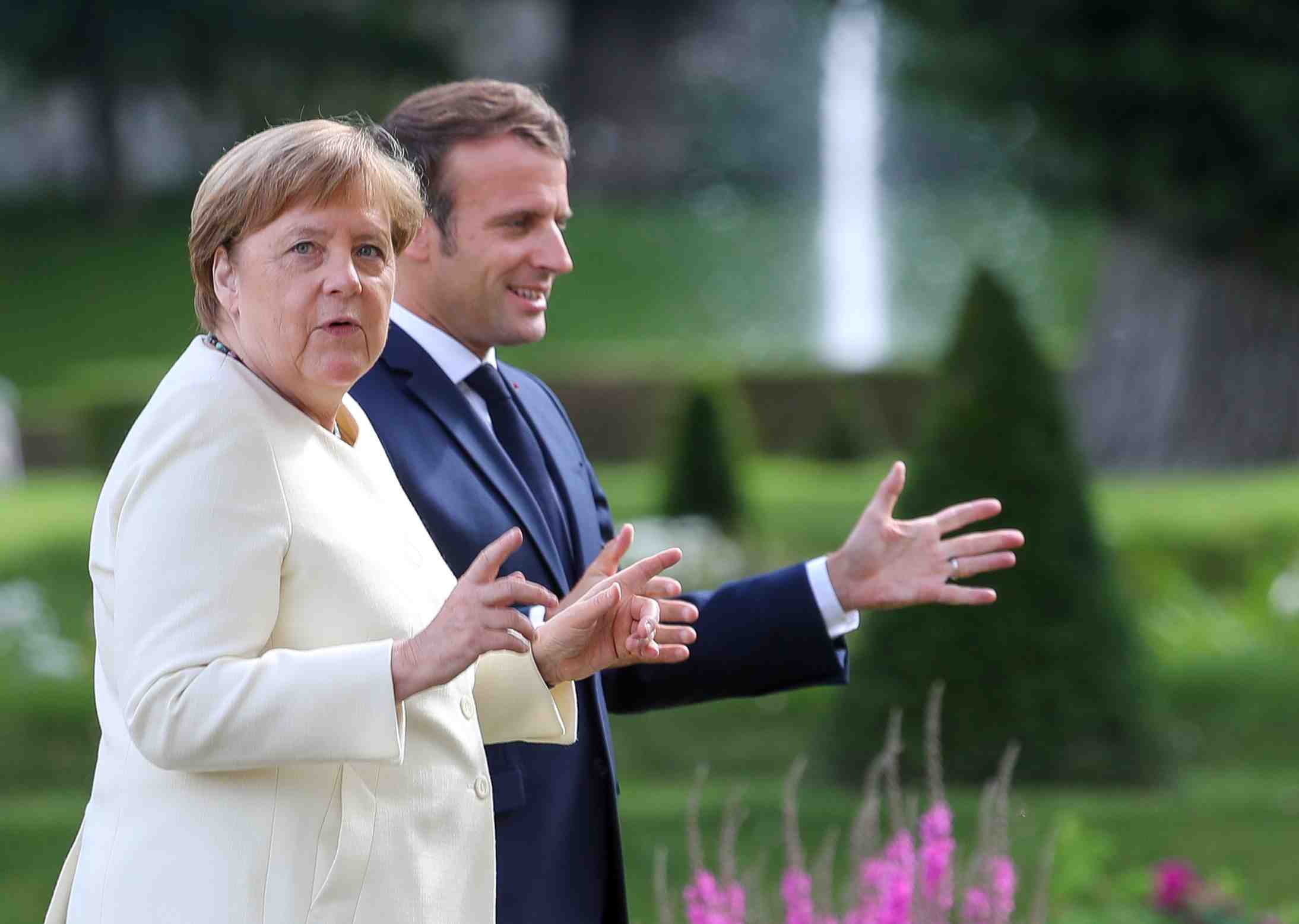 L'elysee annonce une reprise du dialogue entre serbie et kosovo