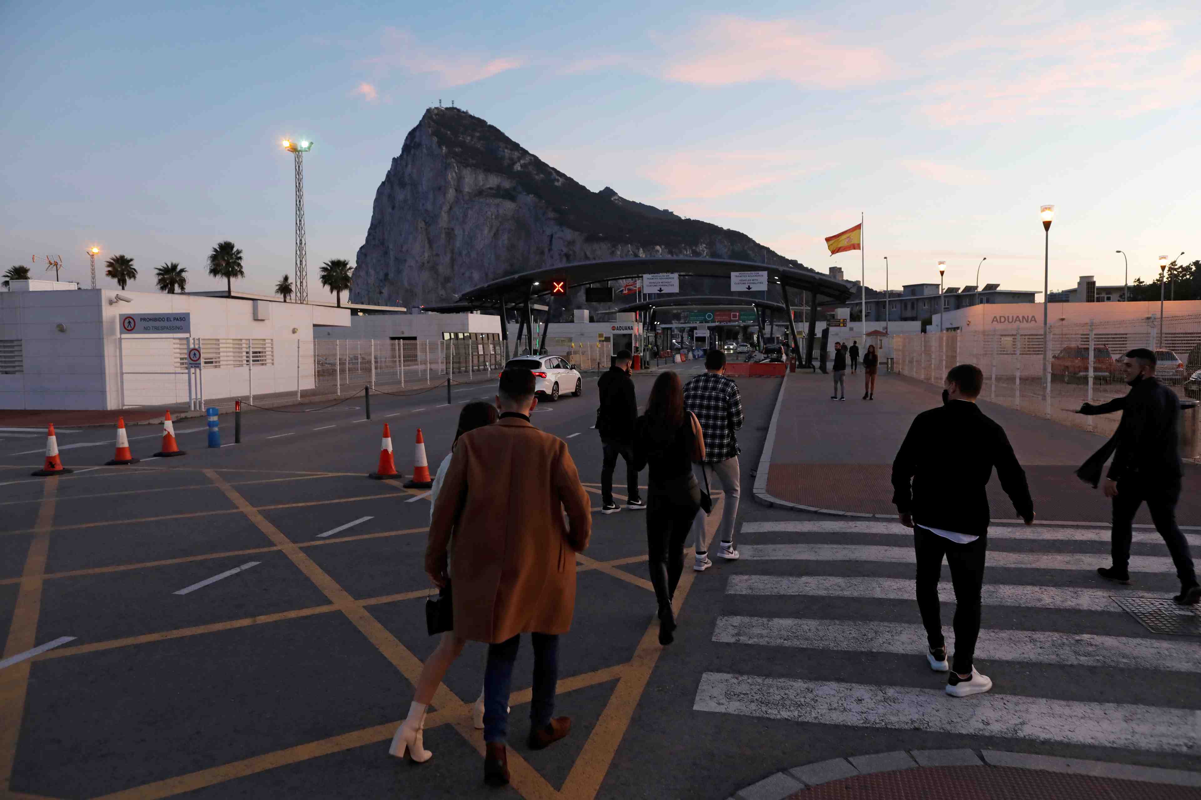 Accord pour laisser la frontiere de gibraltar ouverte
