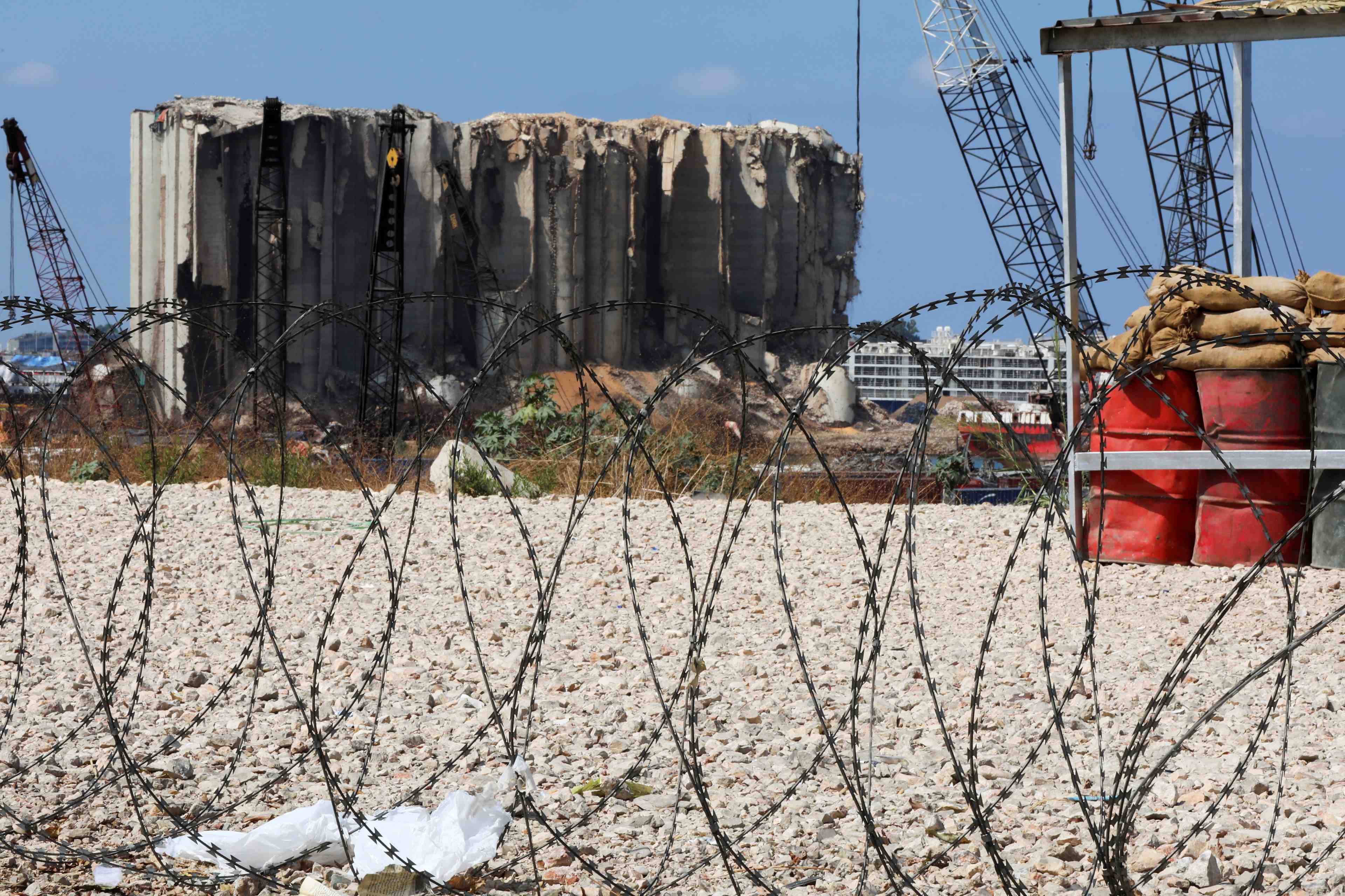 Liban: le juge enquetant sur l'explosion du port de beyrouth maintenu dans ses fonctions, selon de sources