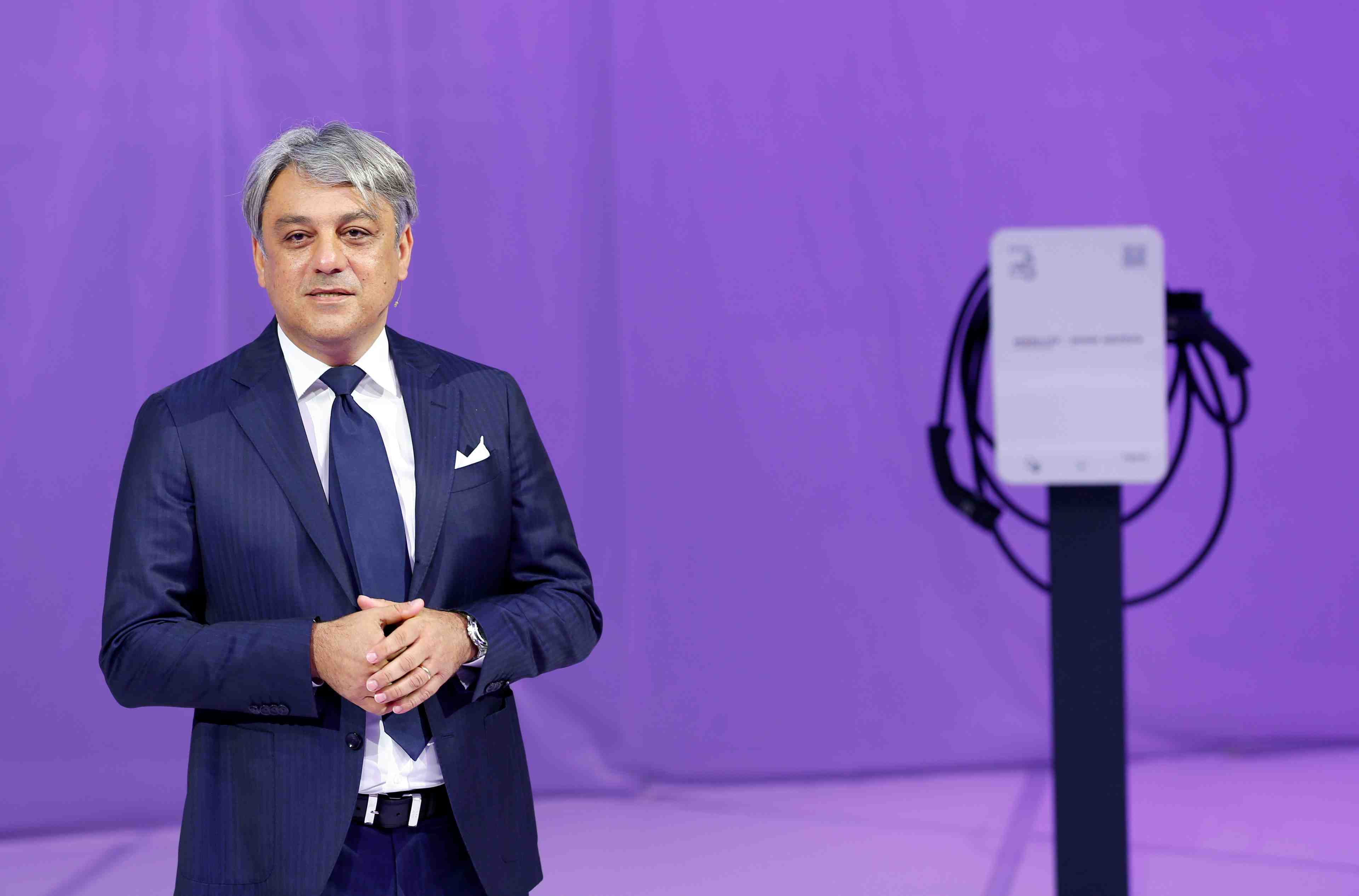 Renault: luca de meo anticipe une hausse des prix des voitures