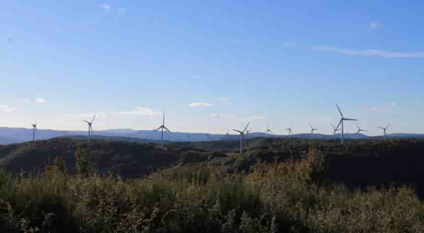 Le parc éolien de Lunas (Hérault), exploité par ERL-Valeco, échappe à l'injonction de démantèlement.