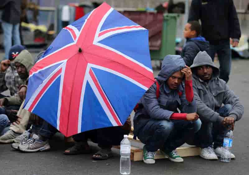 Evacuation de trois camps de migrants à Calais