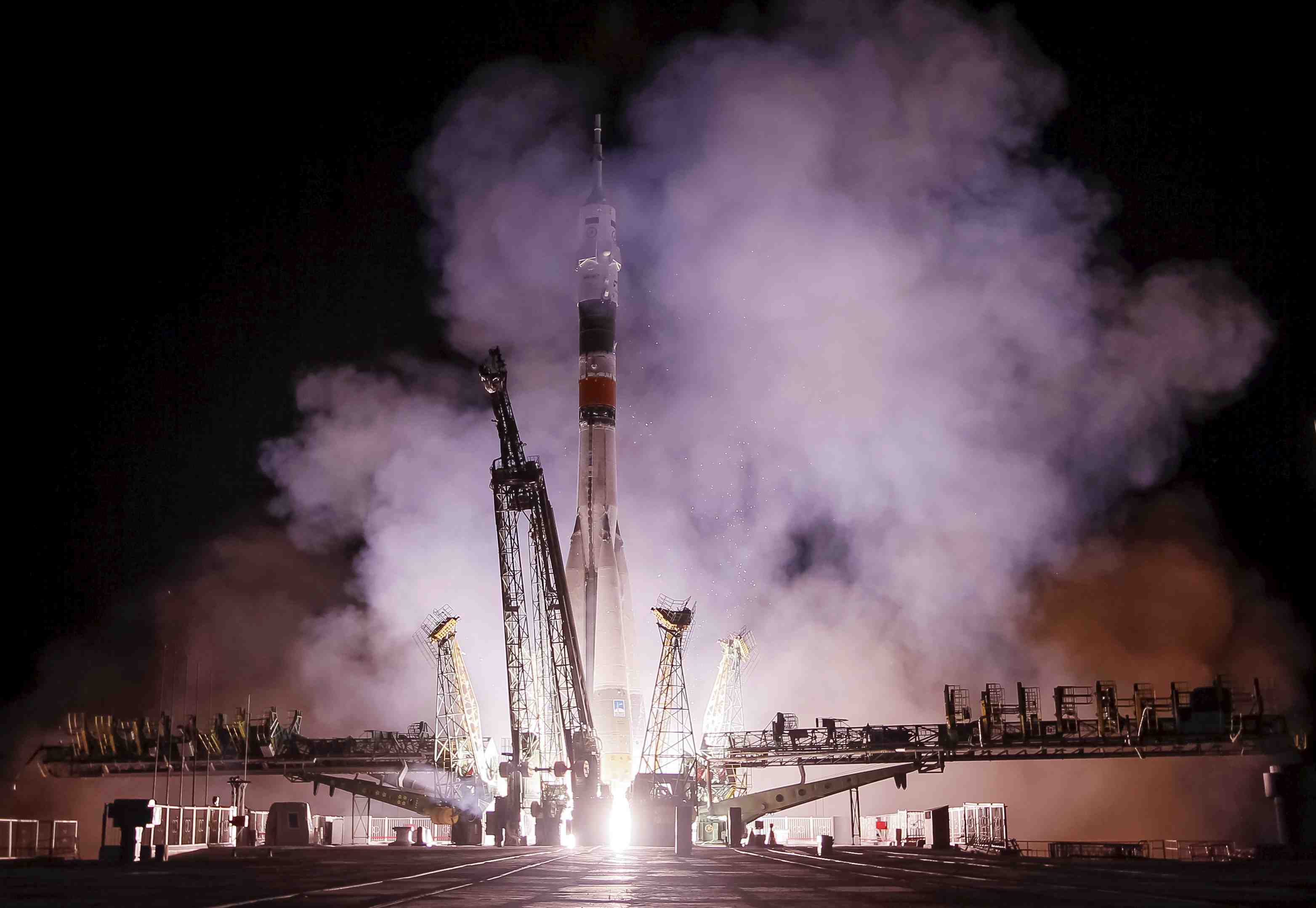 Un nouvel equipage rejoint la station spatiale internationale