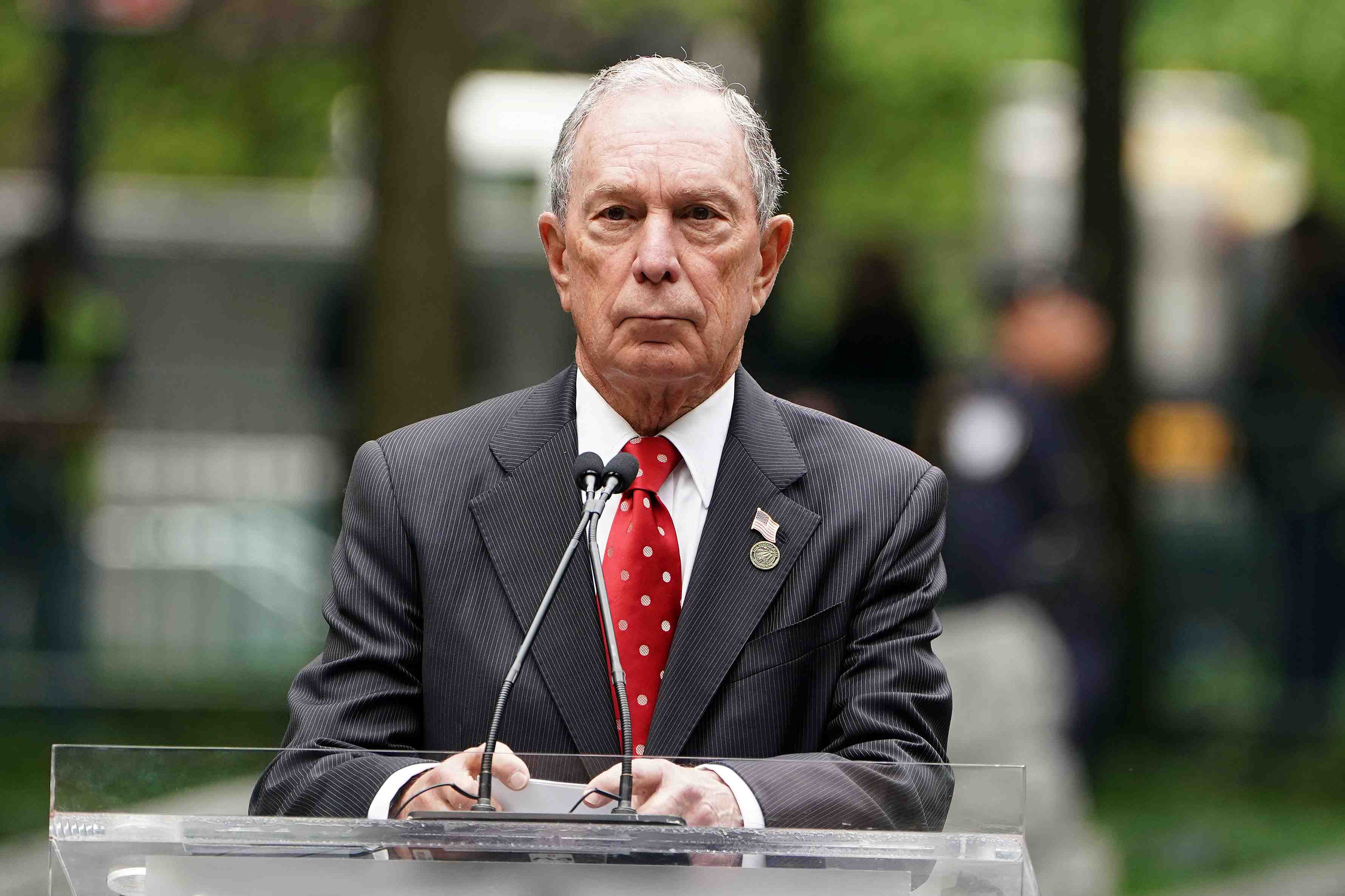 Bloomberg franchit un pas de plus vers une candidature a la maison blanche