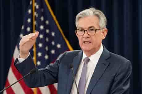 Usa: la fed reste prete a reagir face a la crise, assure powell
