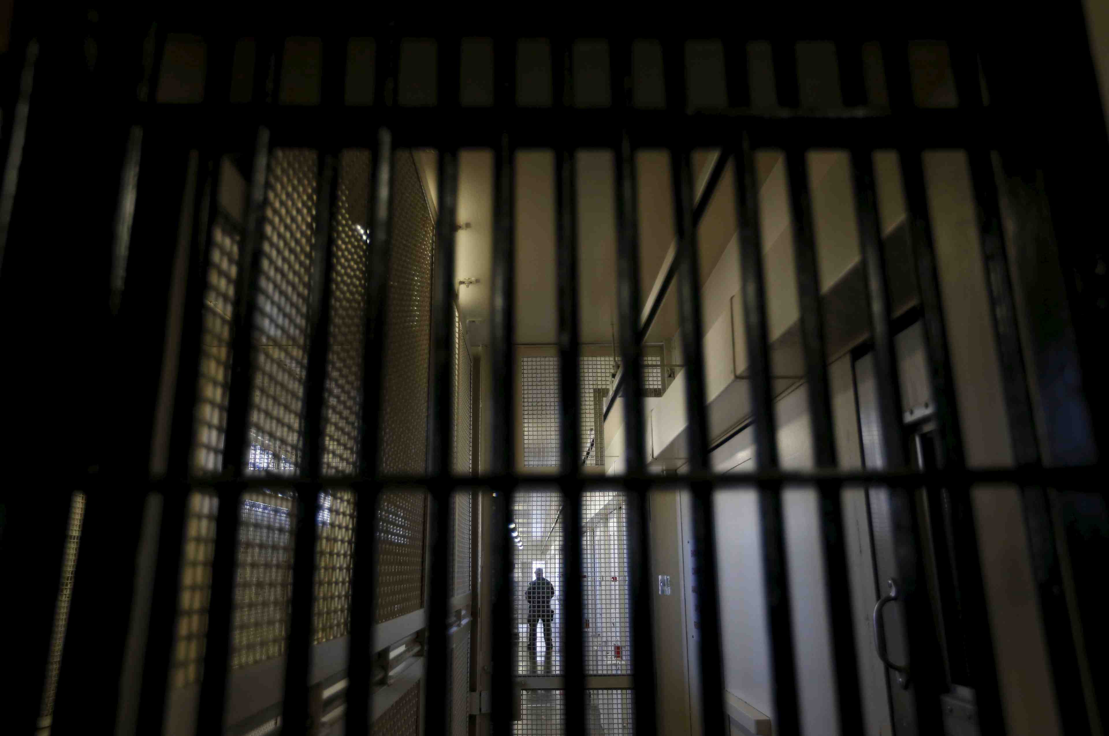 Un francais accuse de pedophilie meurt en detention en indonesie
