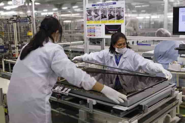 Leger ralentissement du secteur manufacturier au japon