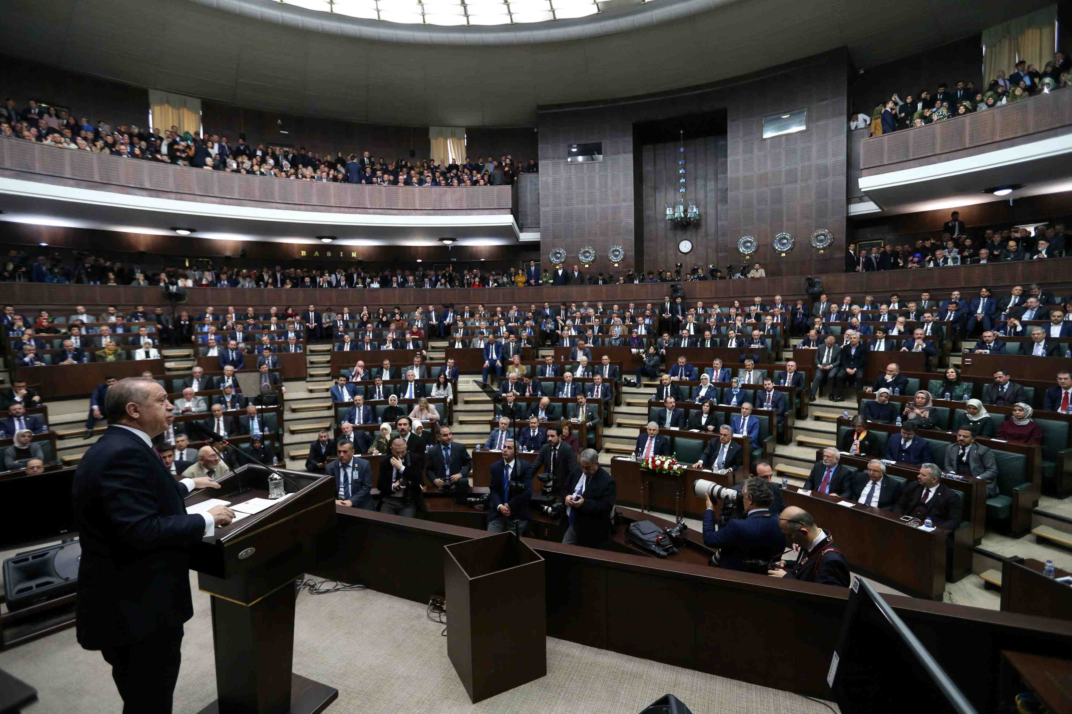 La turquie devrait envisager de criminaliser l'adultere, dit erdogan