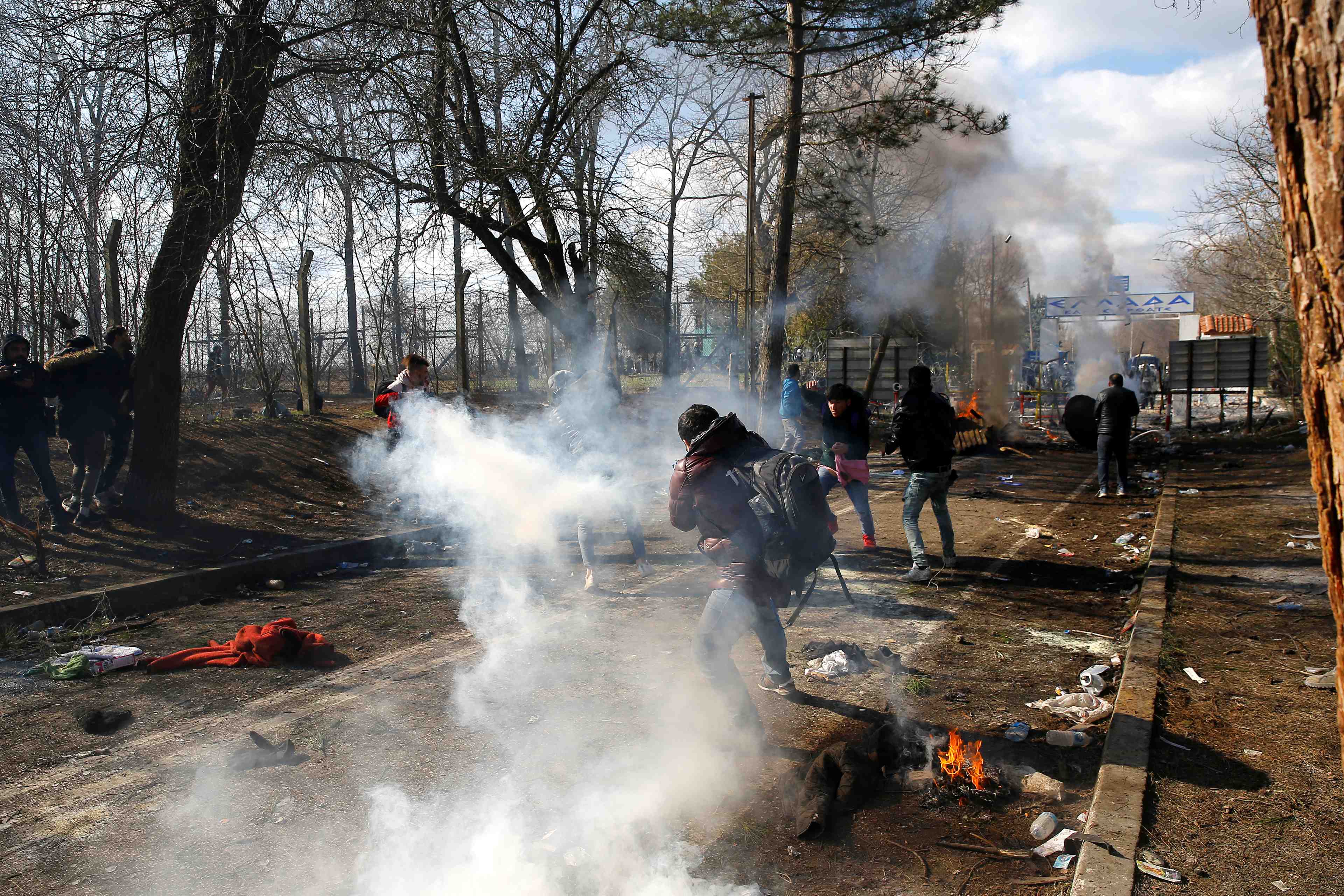 Incidents entre police et refugies a la frontiere greco-turque