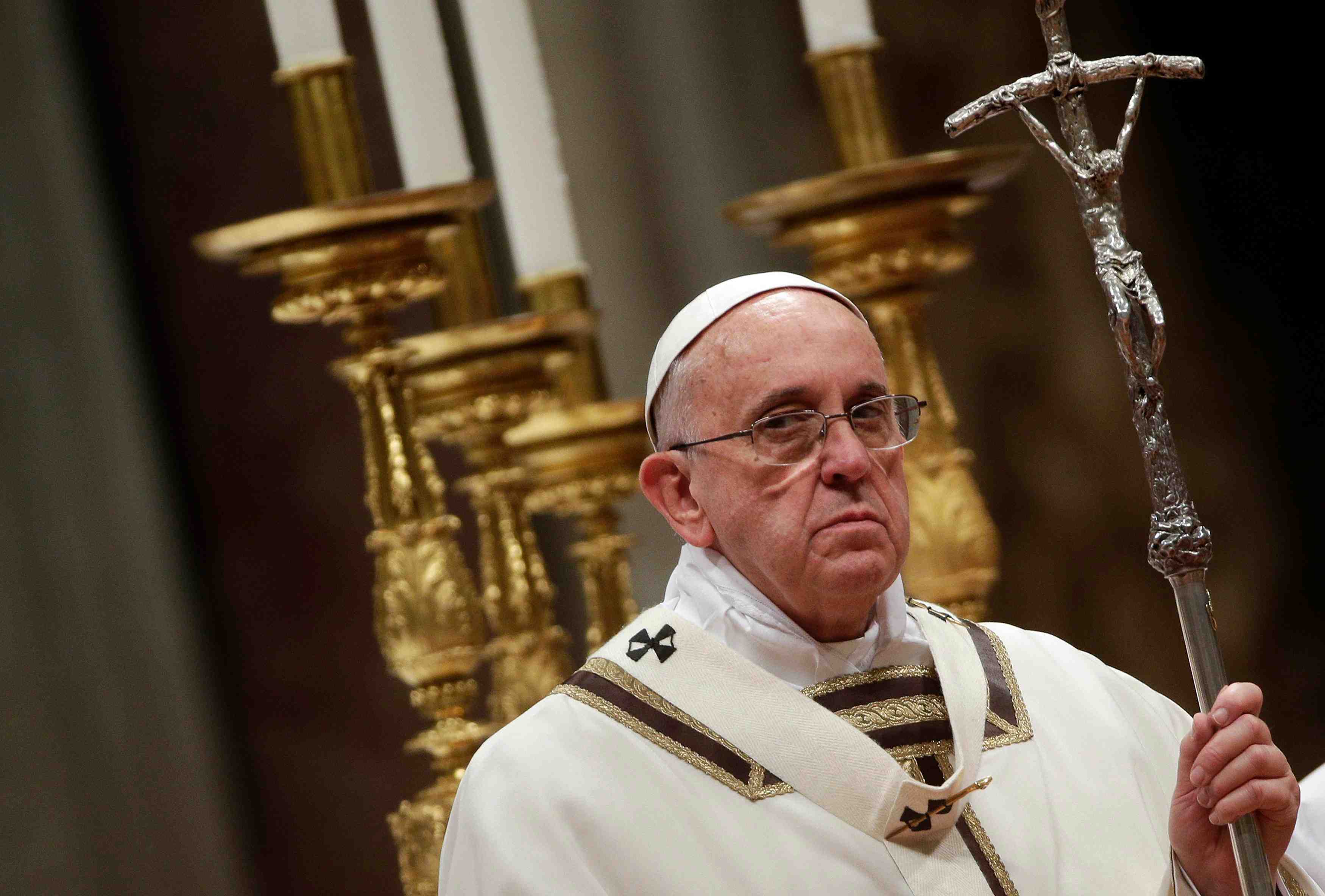 Le pape celebre la messe de noel