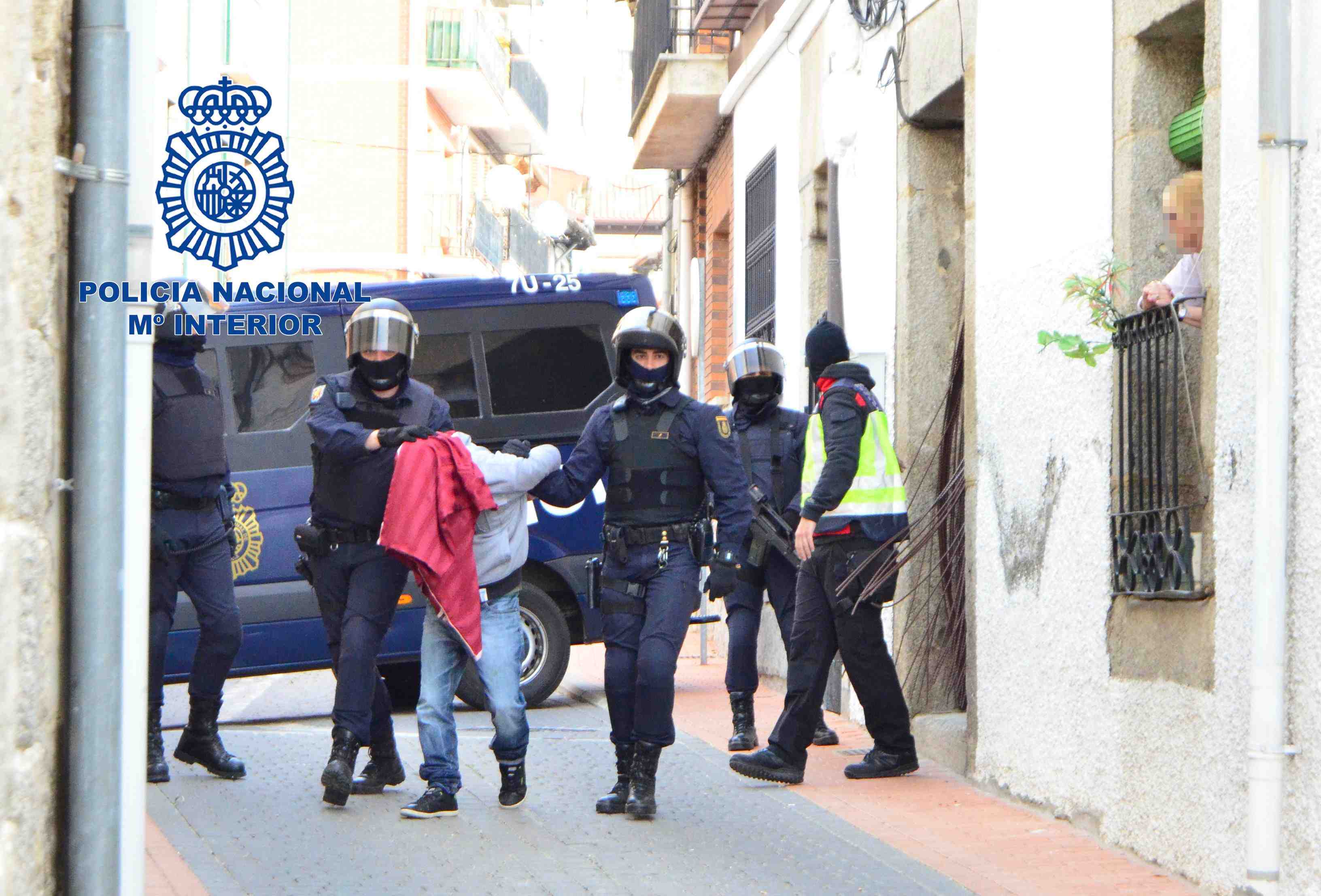 Huit islamistes presumes arretes en espagne