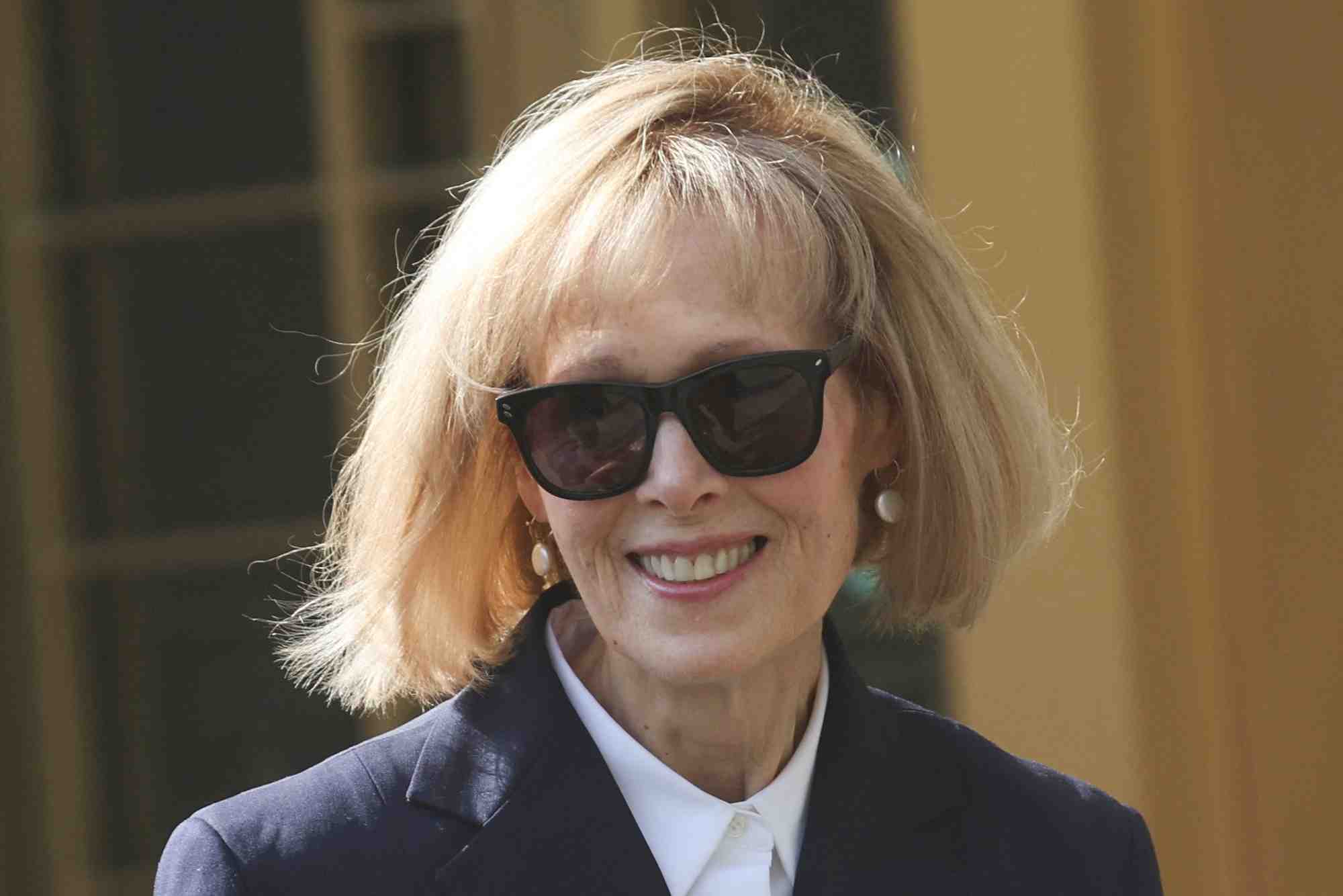 Photo d'e. jean carroll au tribunal federal de manhattan