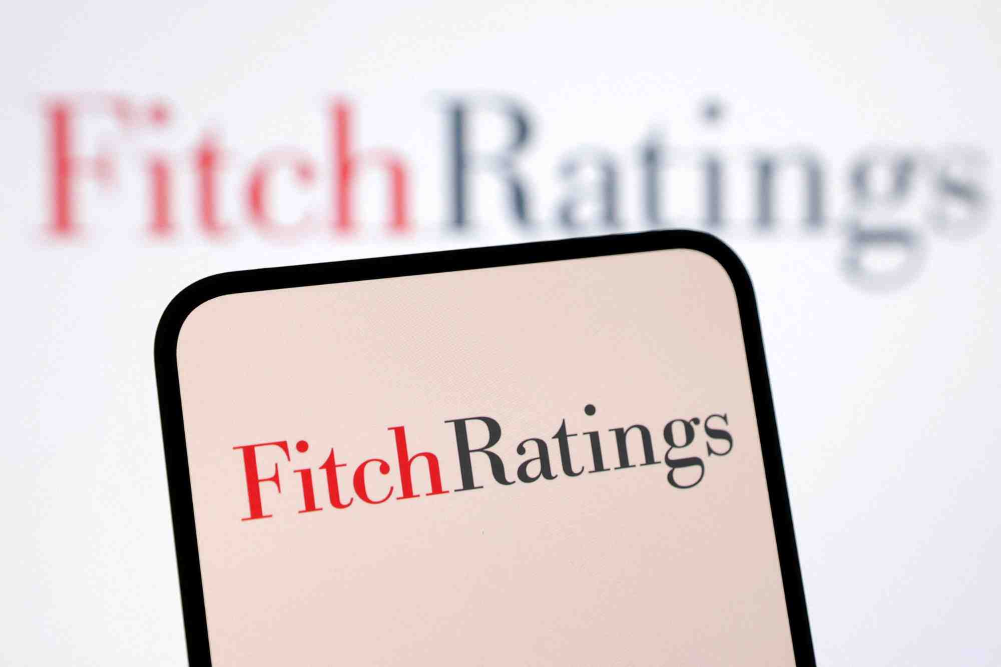 La note de Fitch attribuée à la France est aujourd'hui AA-, assortie d'une « perspective négative ».