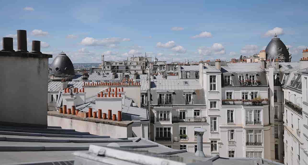À Paris, les toits sont protégés.