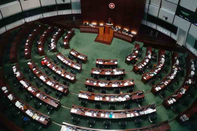 Hong kong adopte une loi sur l'hymne chinois malgre les protestations