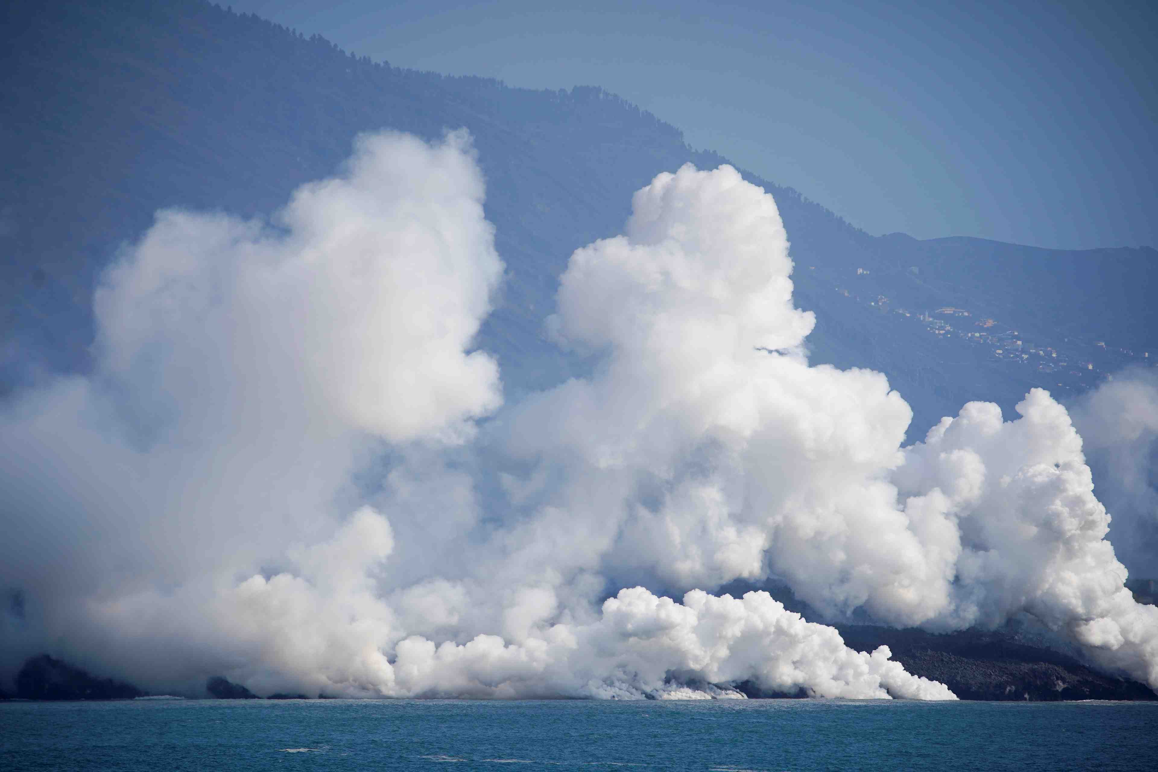 Espagne: fermeture de l'aeroport de la palma a cause de cendres volcaniques