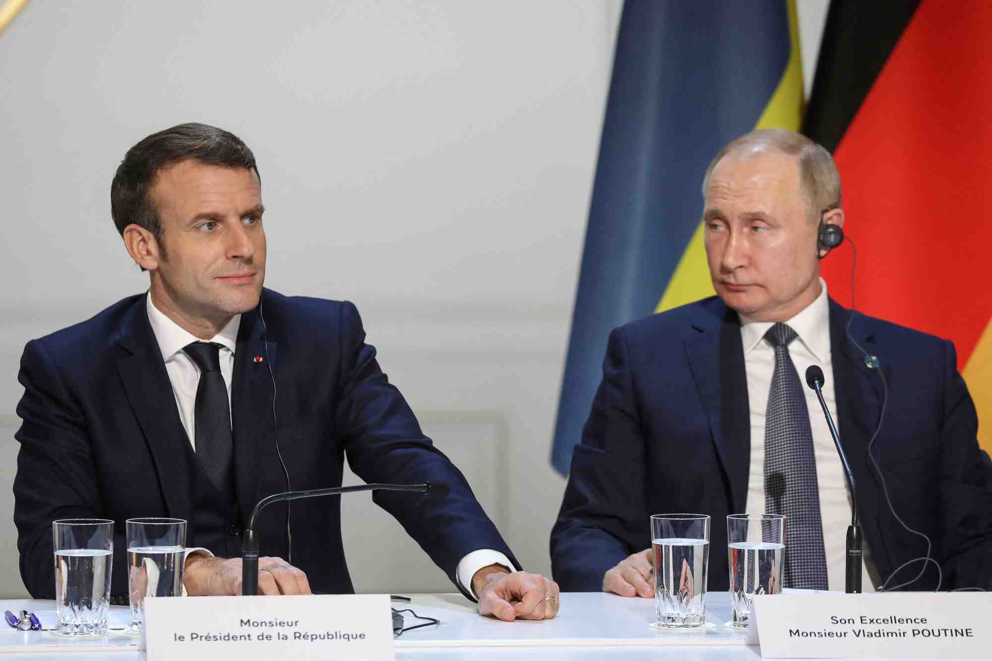 Macron et poutine discutent de l'ukraine et du mali, dit le kremlin