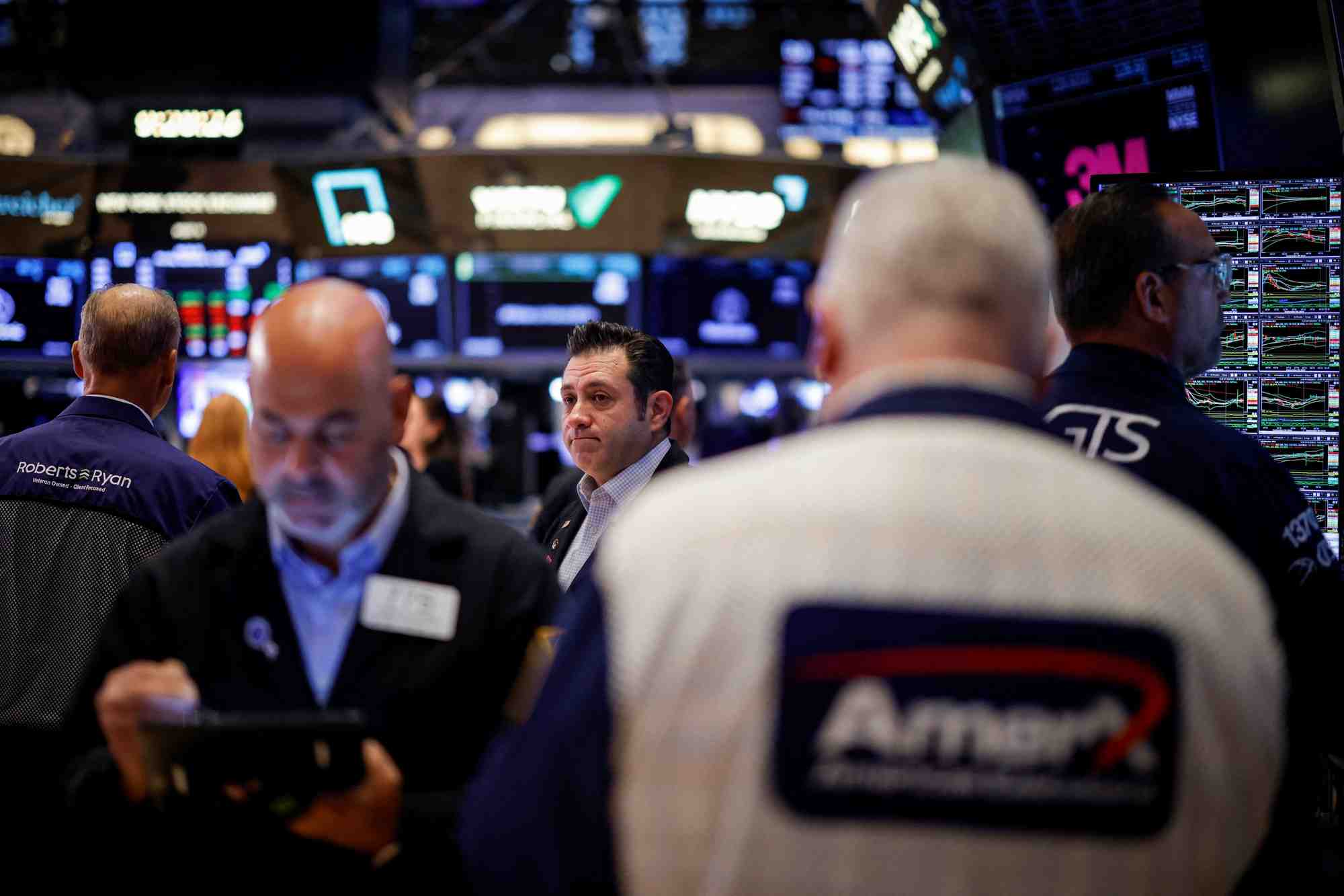 Des traders financiers a la bourse de new york