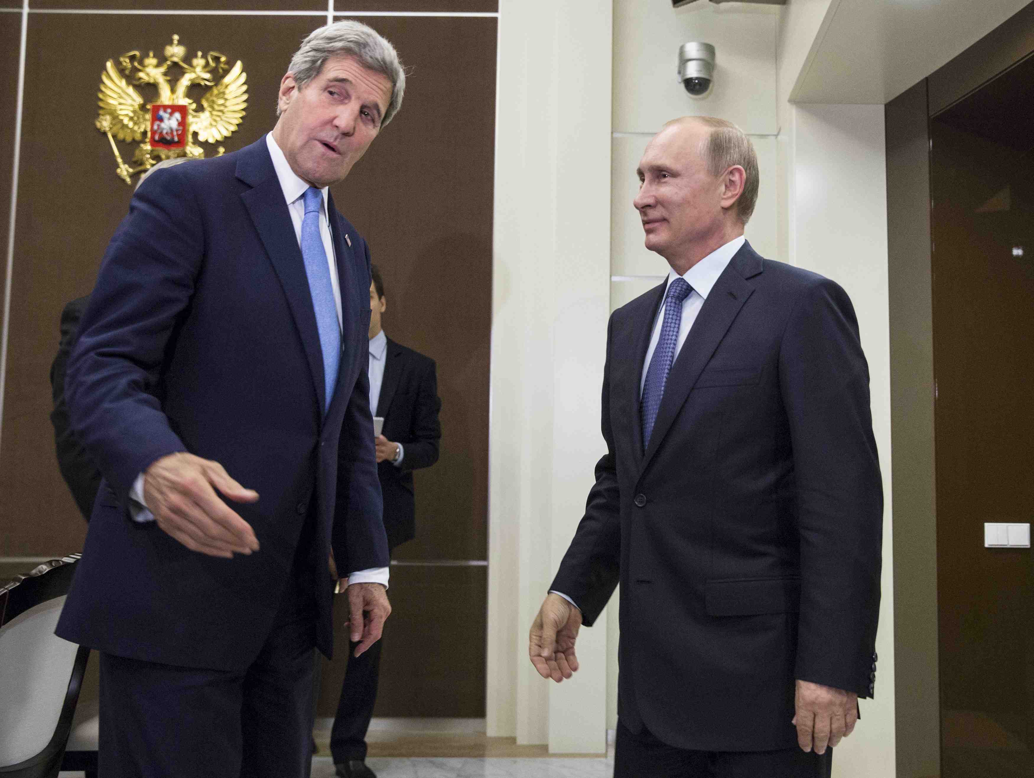 John kerry et vladimir poutine ont evoque l'ukraine, la syrie et l'iran a sotchi