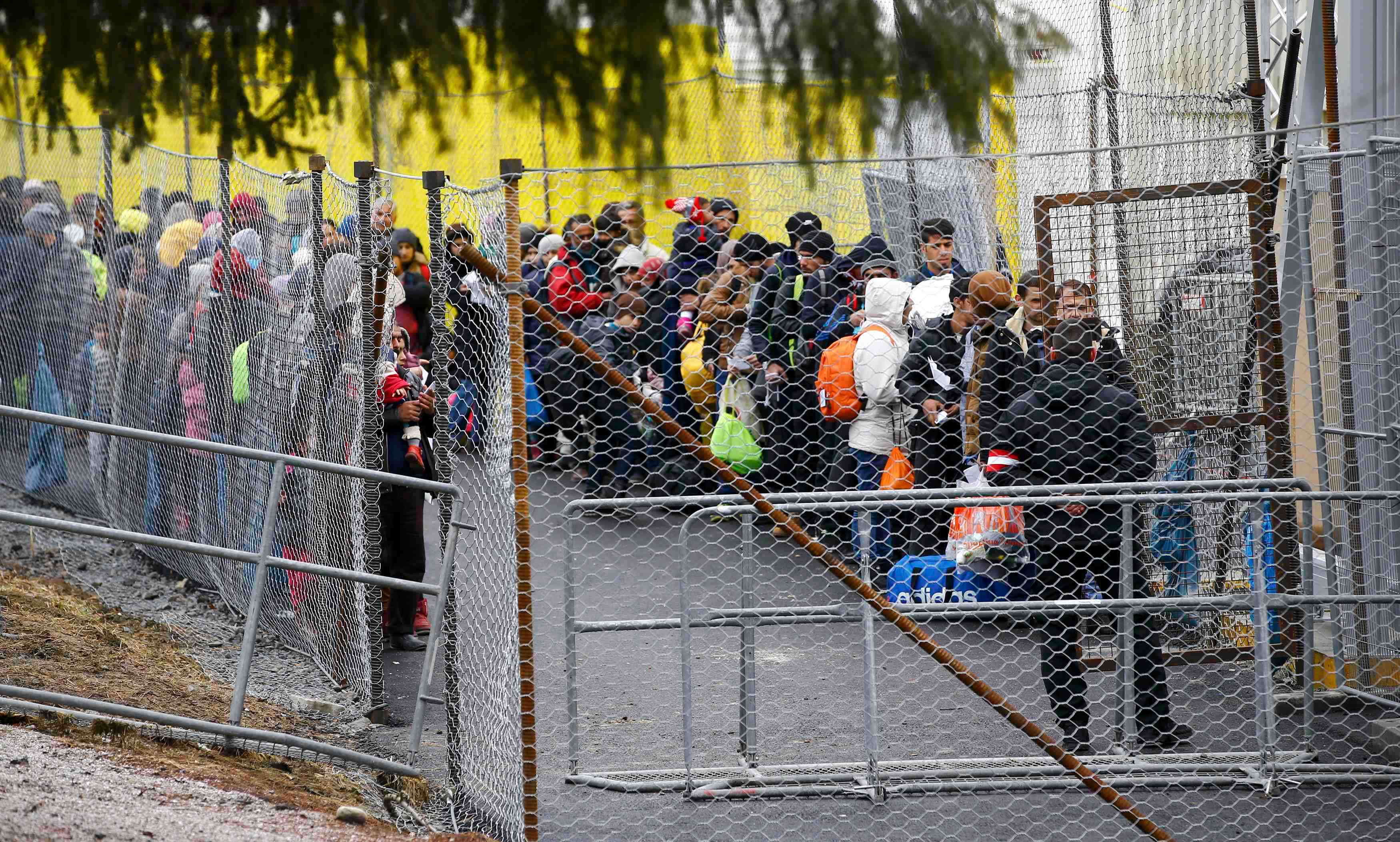 L'autriche limite l'entree de migrants malgre les critiques