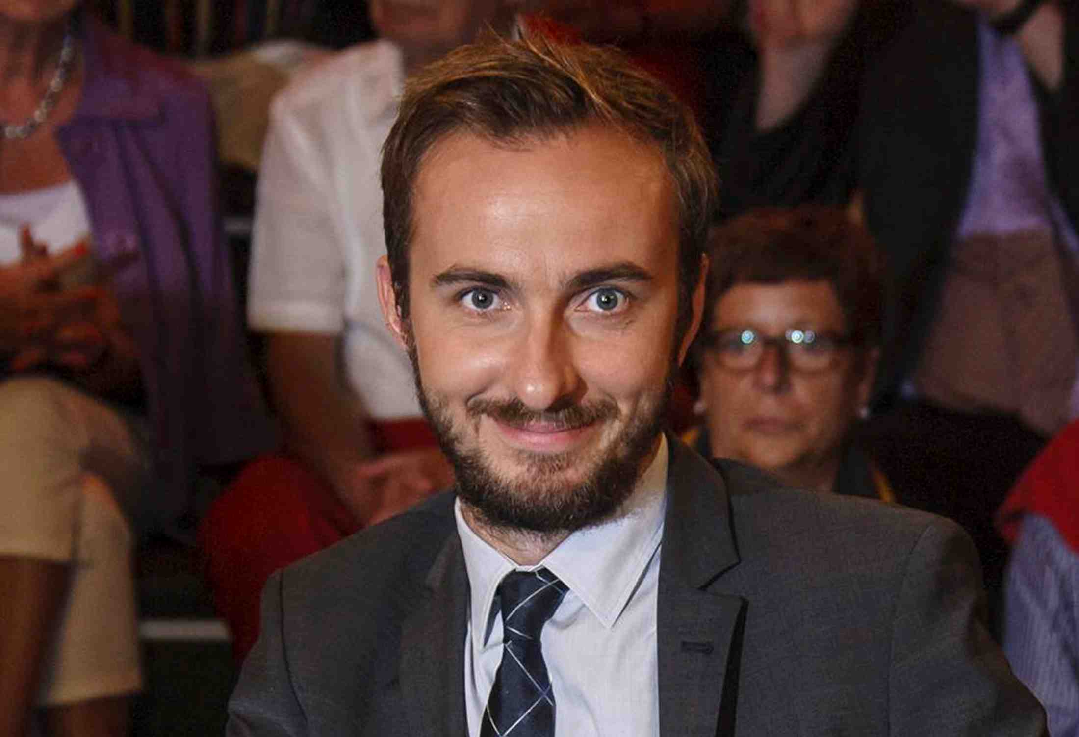 Les reproches de l'humoriste bohmermann a angela merkel