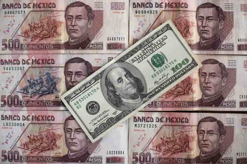 Le peso mexicain chute de pres de 8%