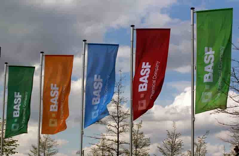 Basf releve ses perspectives apres un trimestre superieur aux attentes