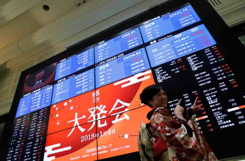 La bourse de tokyo termine en hausse