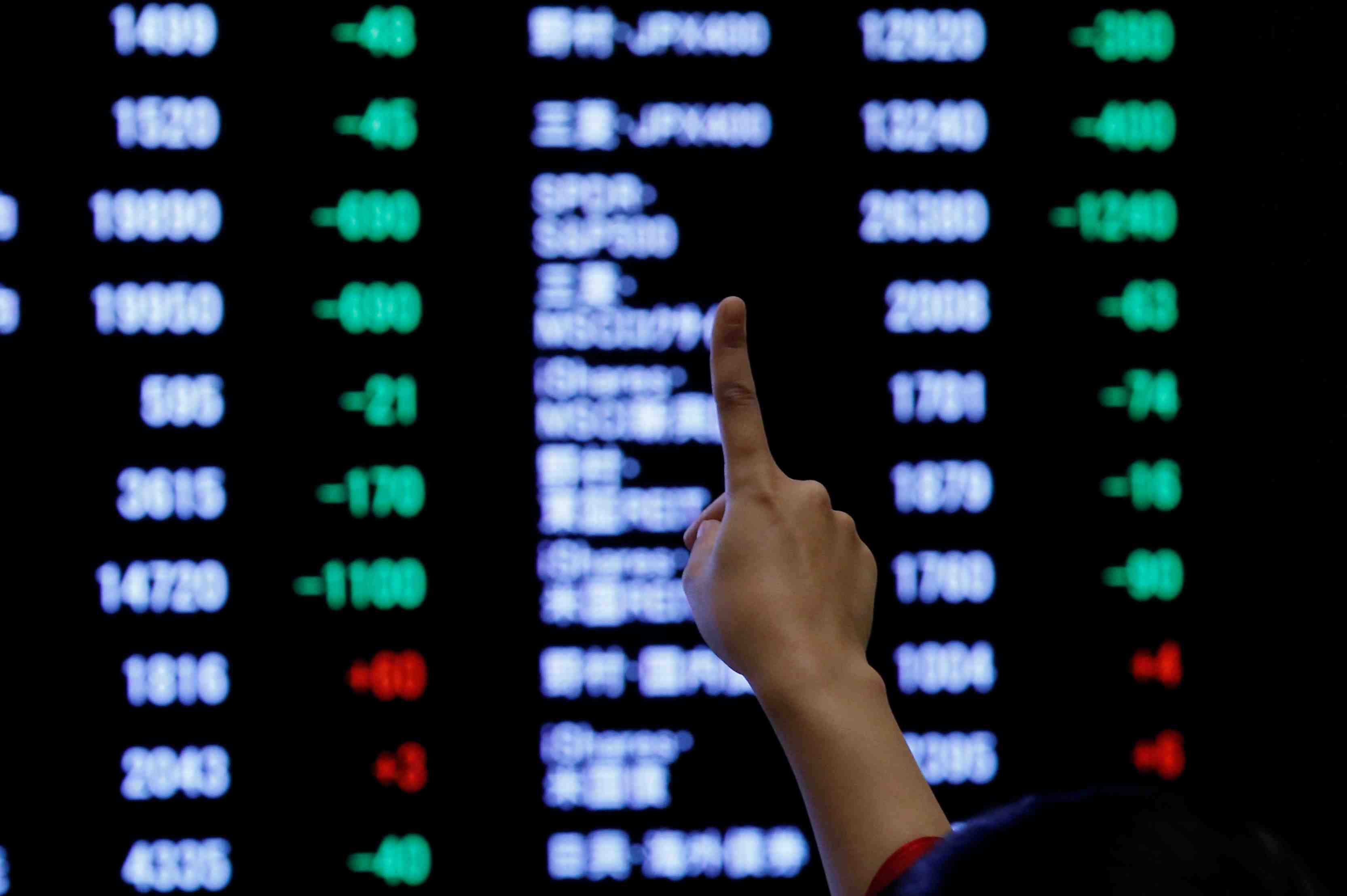 La bourse de tokyo termine en hausse