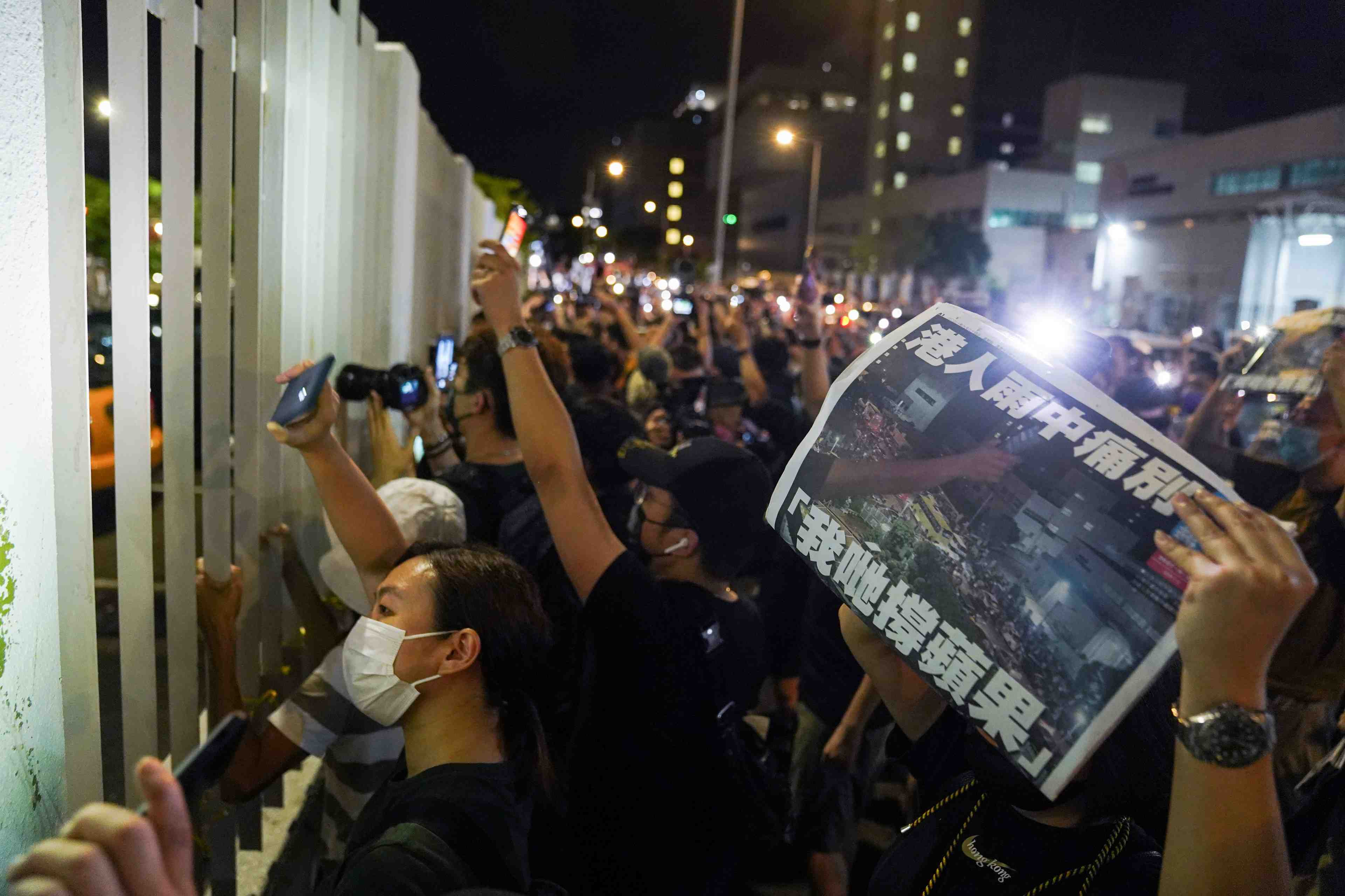 Hong kong : emotion apres la parution de la derniere edition de l'apple daily