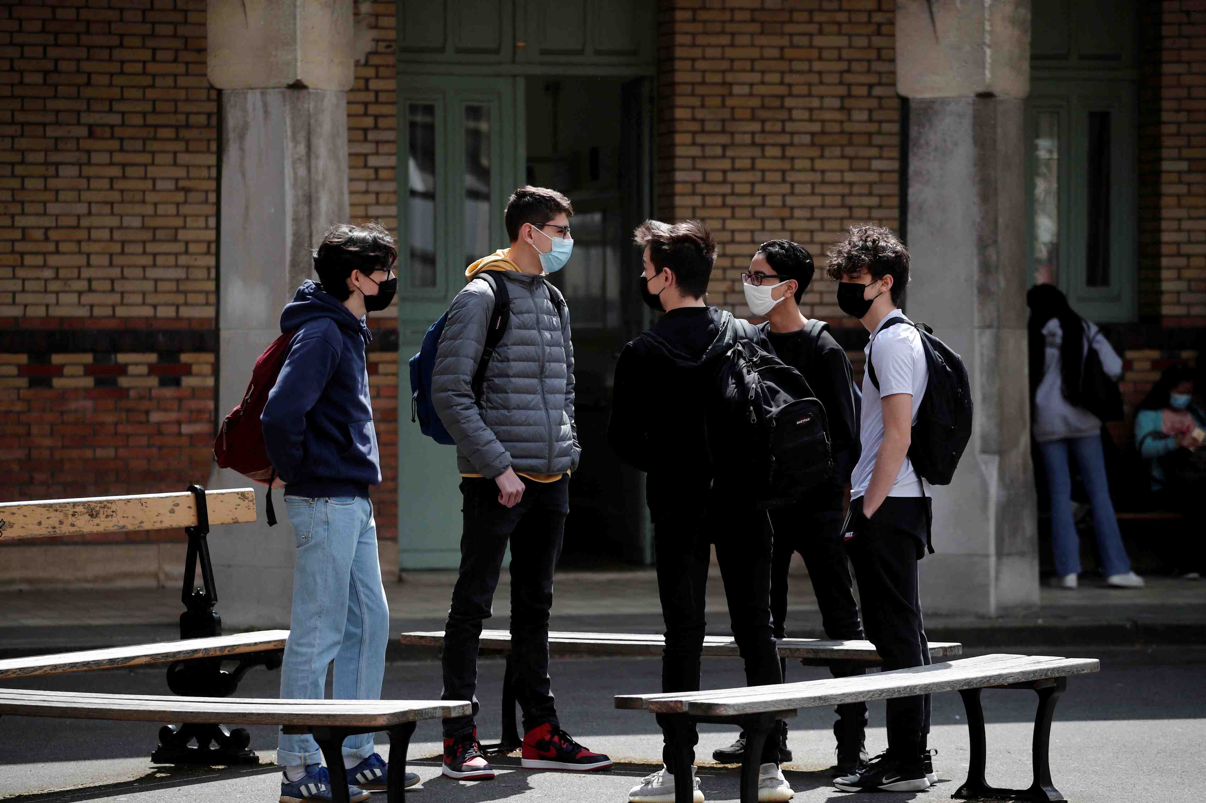 L'europe envisage de nouvelles restrictions face a omicron