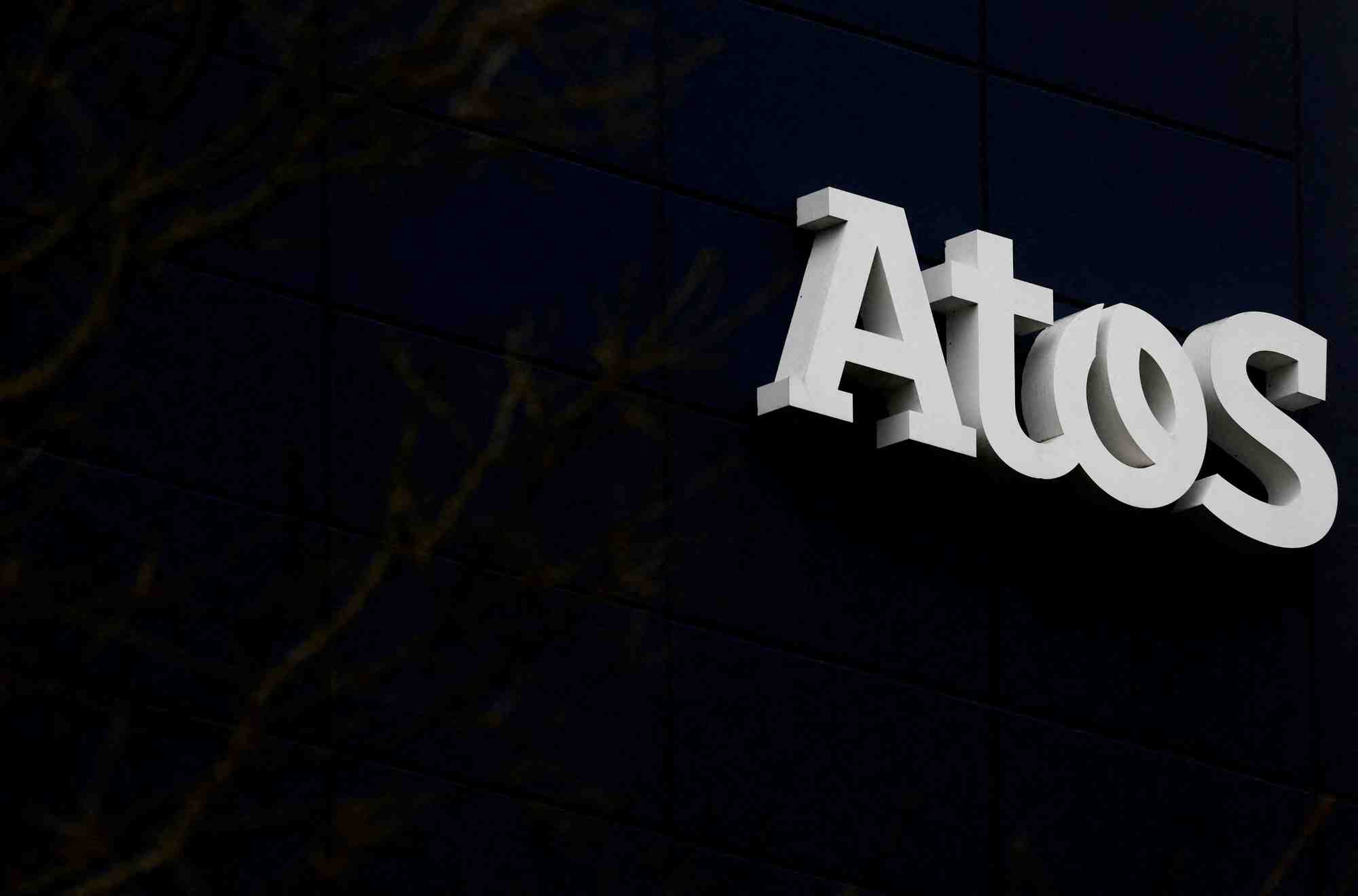 Le logo d'atos sur un batiment du groupe a nantes