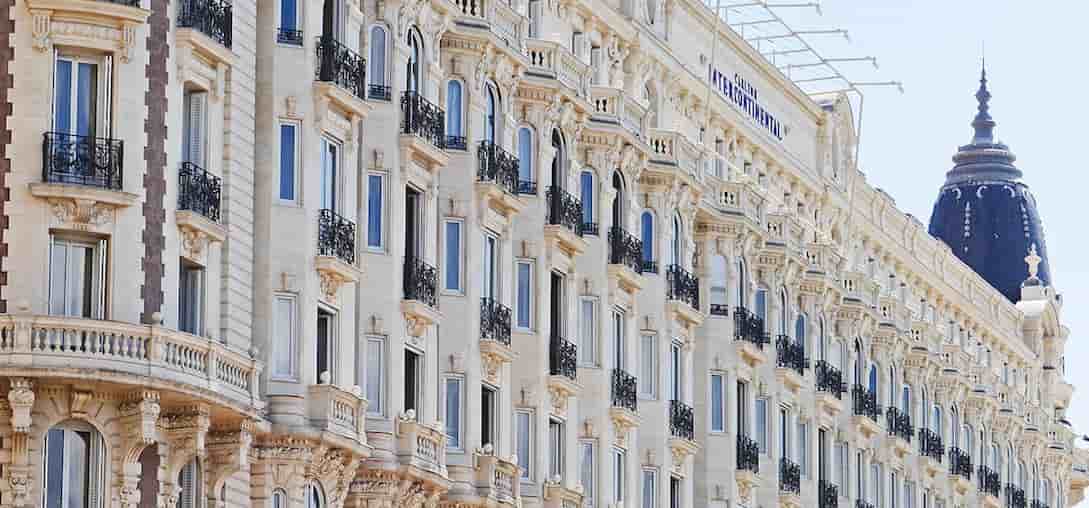 L'intercontinental est l'une des enseignes hôtelières américaines implantées sur la Côte d'Azur.