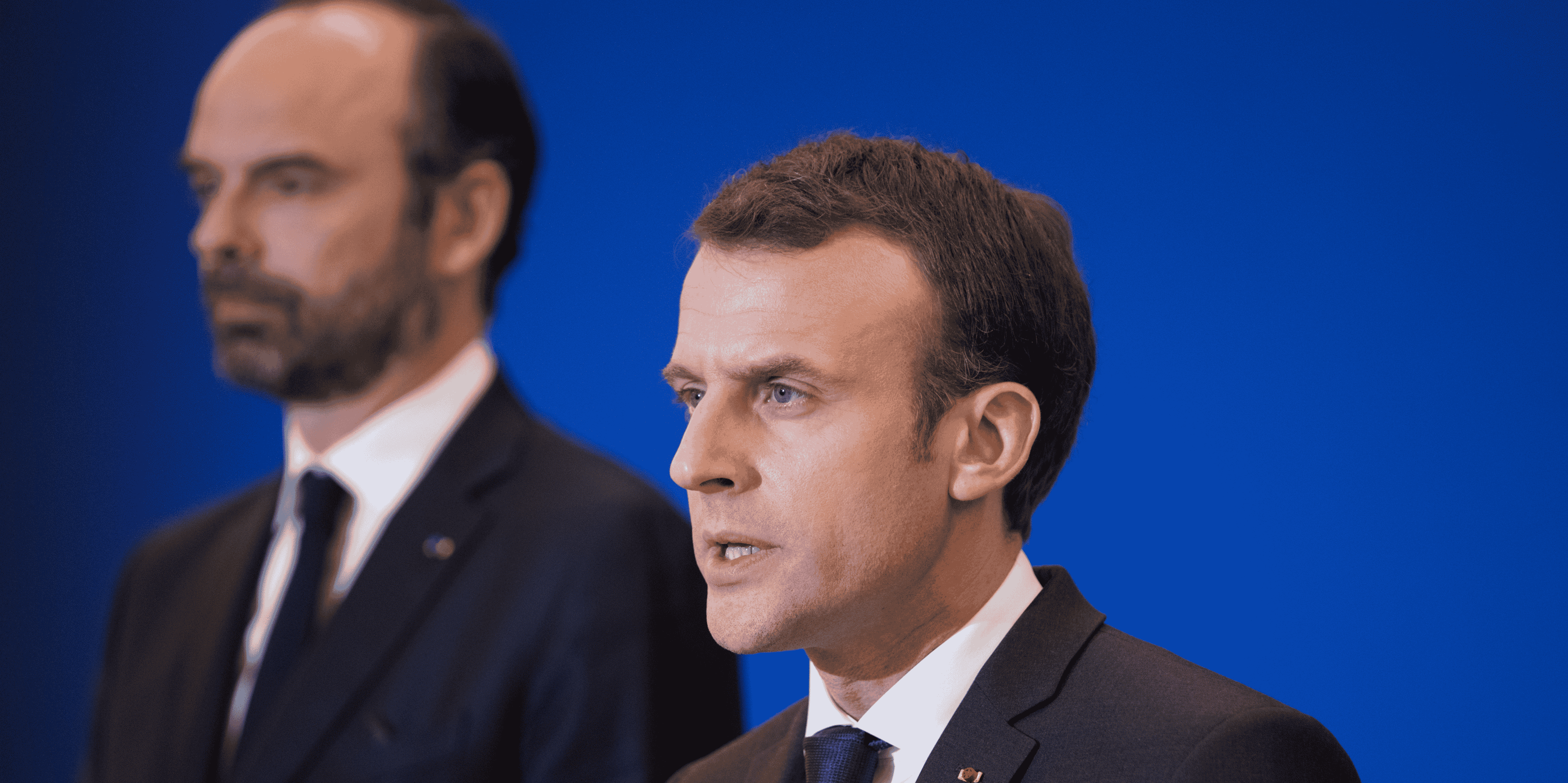 Macron perd cinq points, philippe un